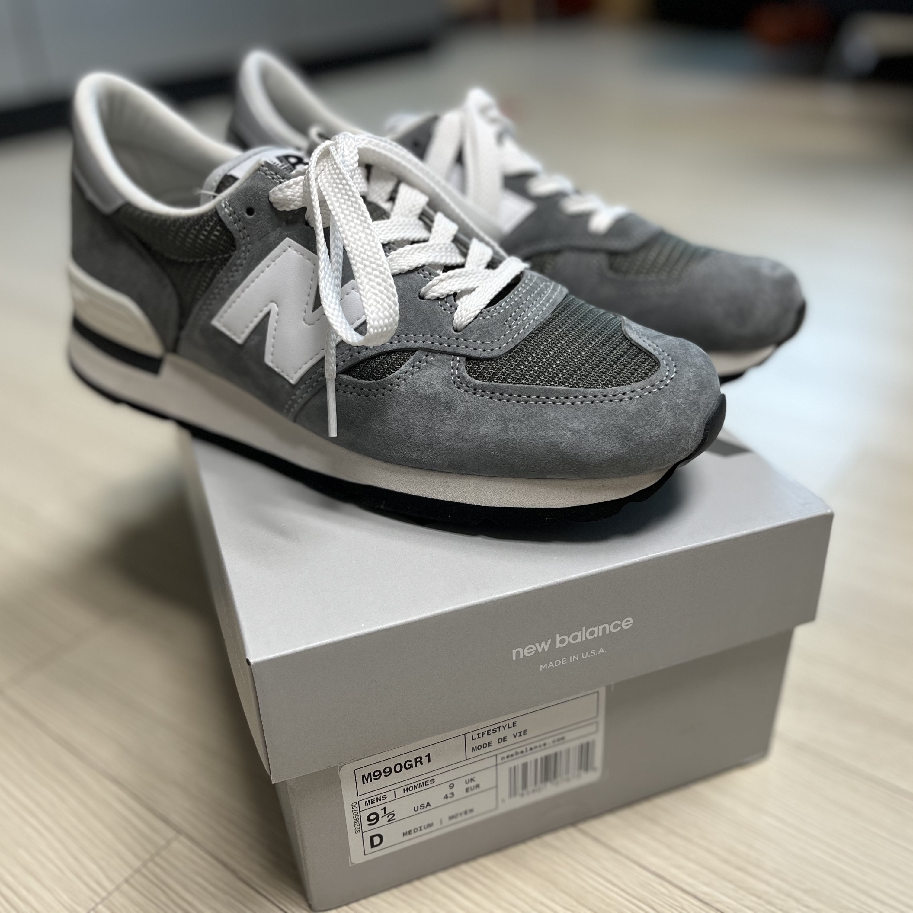 New Balance 990v1 Made in USA Grey White 착용 스타일