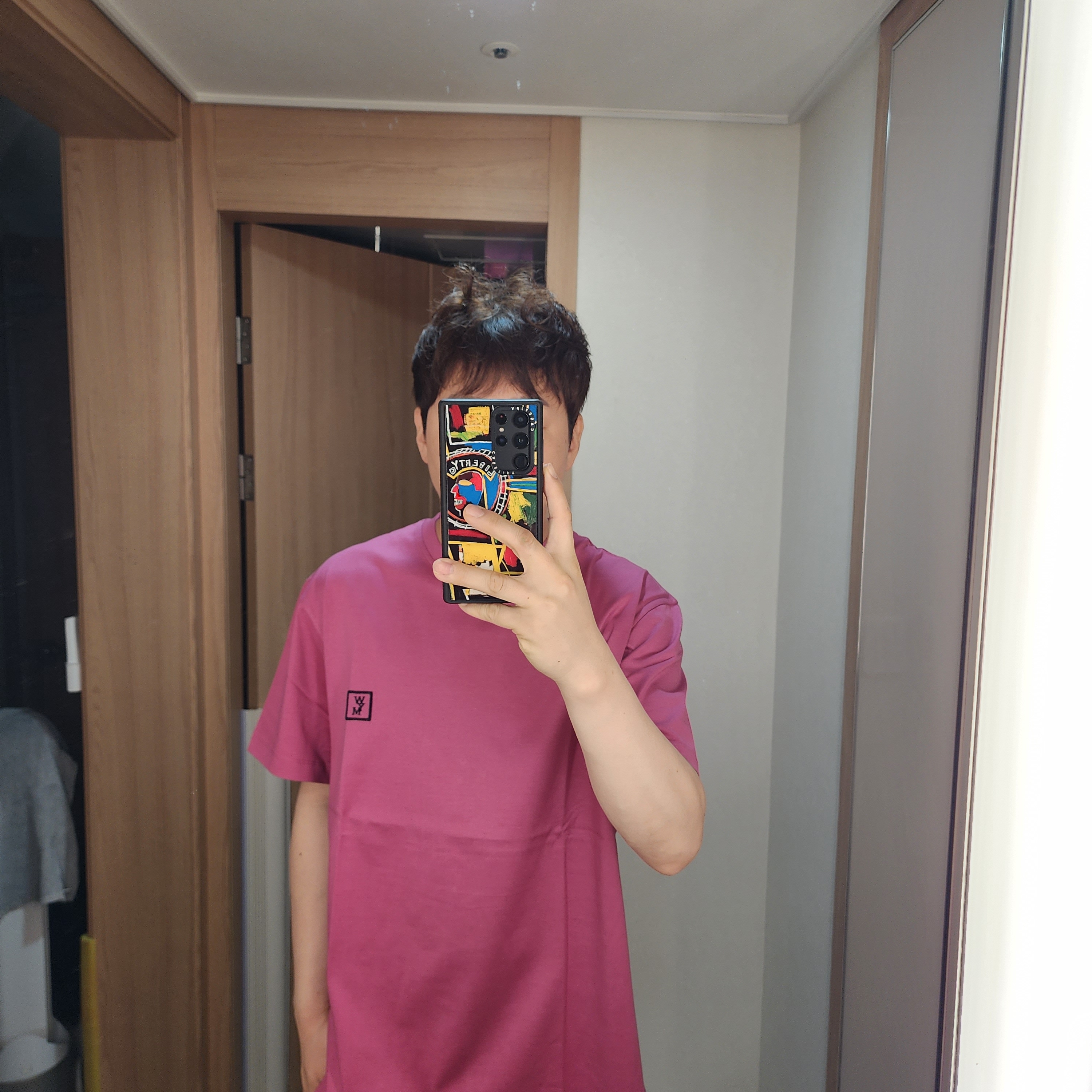 Wooyoungmi Black Back Logo T-Shirt Pink - 22FW 착용 스타일
