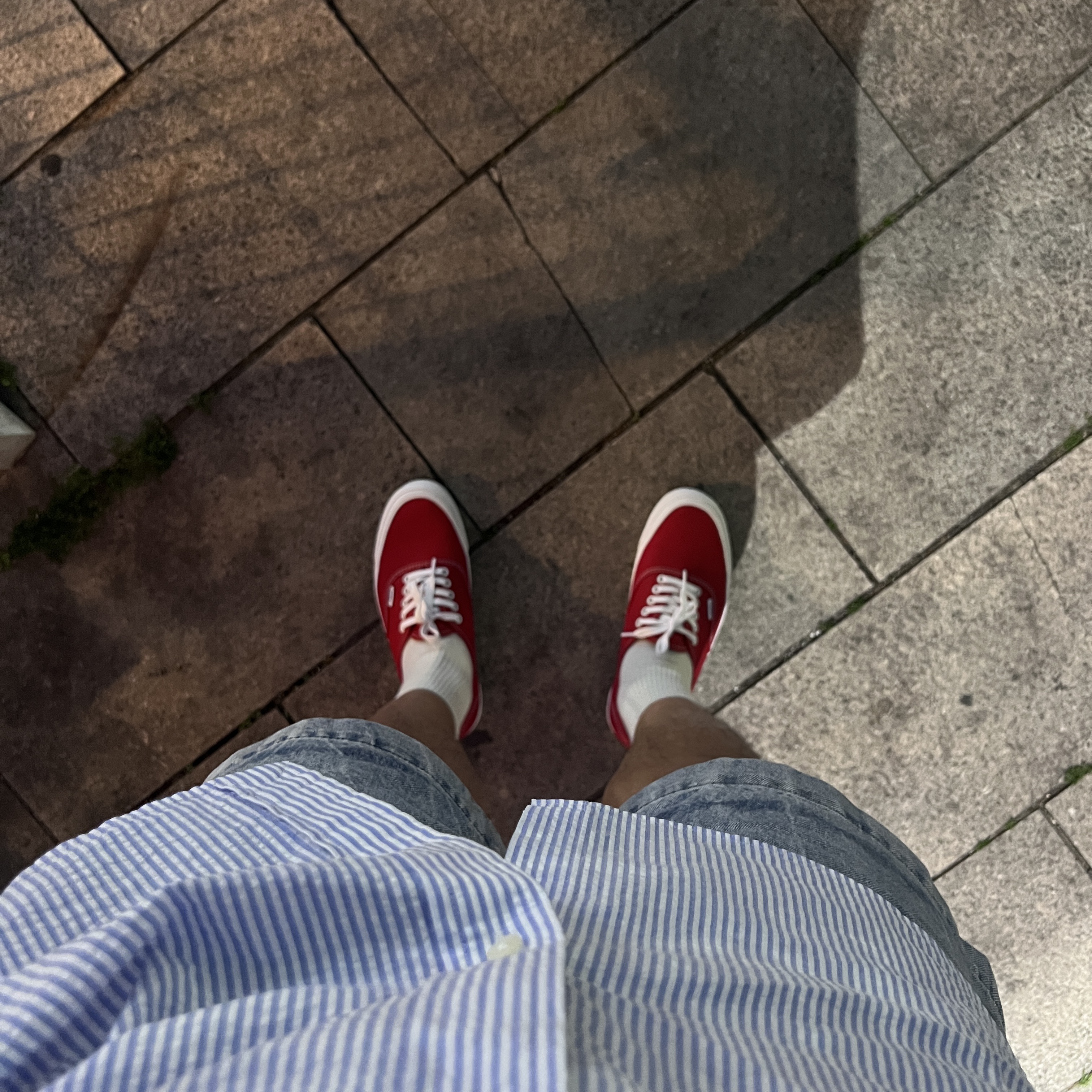 Vans Vault OG Authentic LX Red 착용 스타일