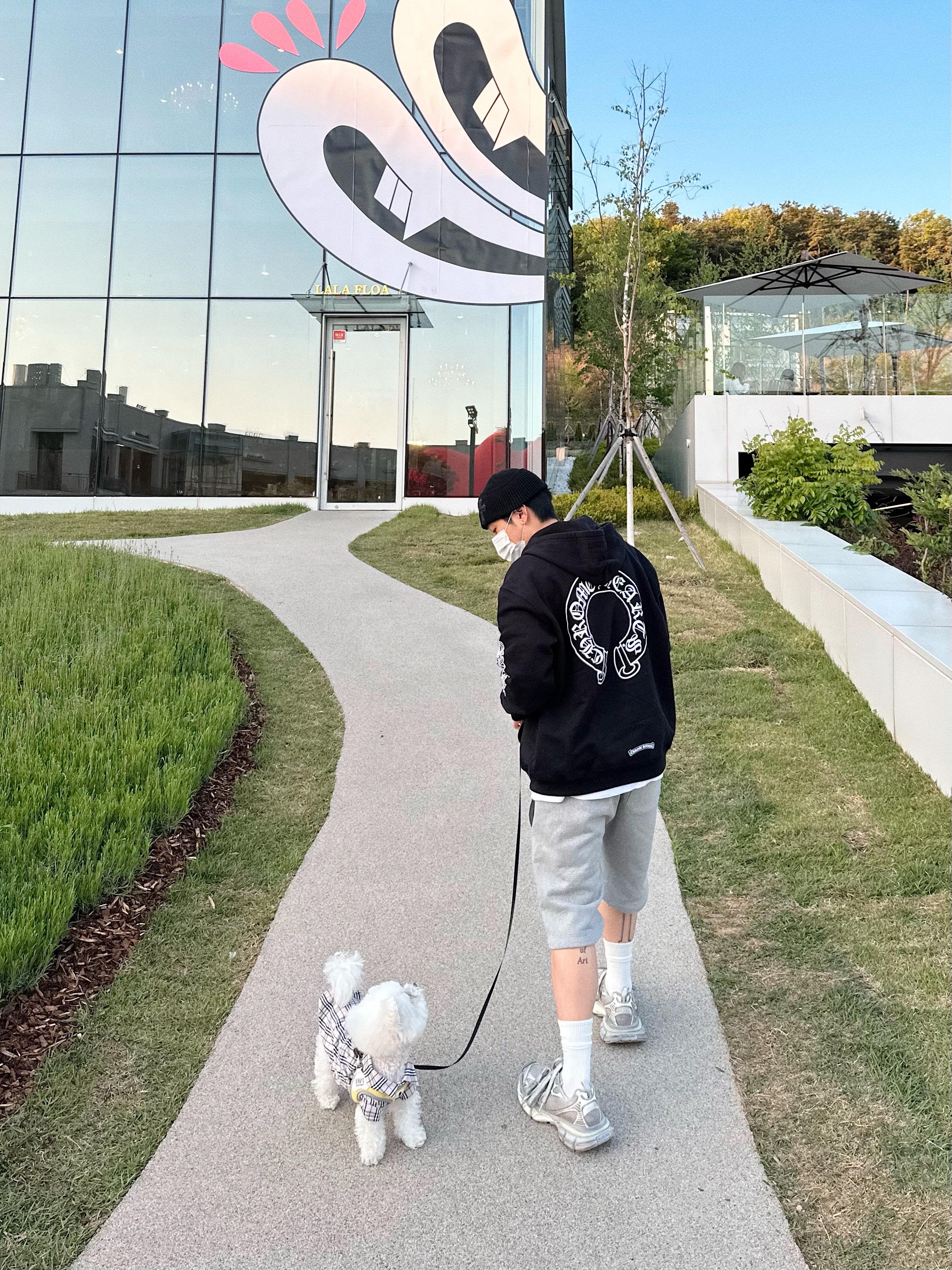 Chrome Hearts Horseshoe Floral Heavyweight Zip-Up Hoodie Black, Chrome Hearts Horseshoe Beanie Black 착용 스타일 - 3