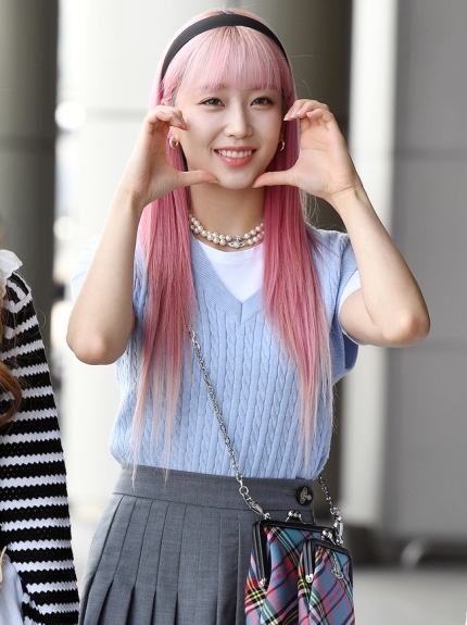 Vivienne Westwood Graziella Pearl Choker Necklace Gold 착용 스타일