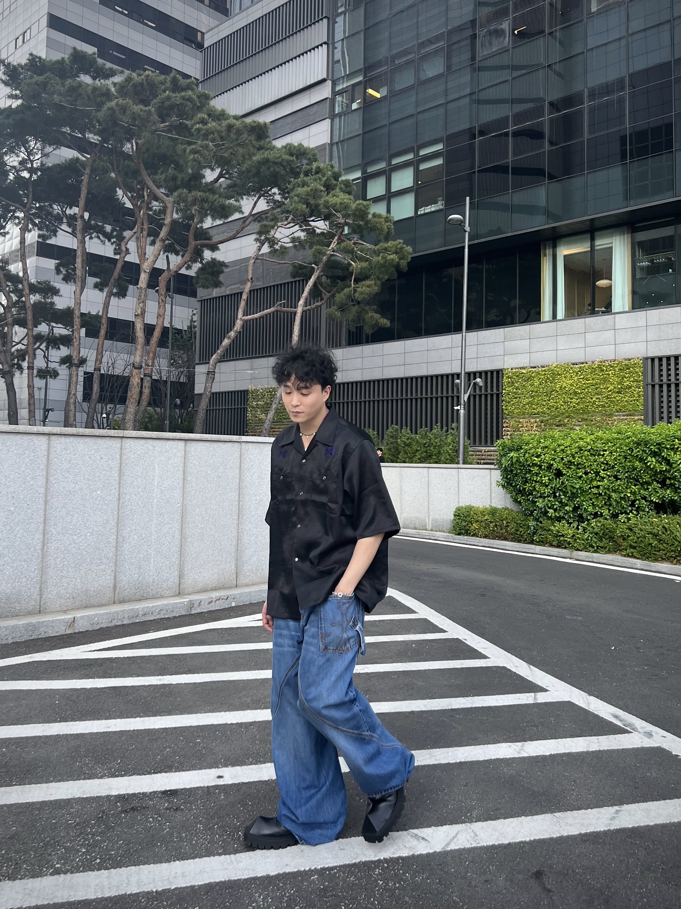 Balenciaga Rhino Derby Shoes Black 착용 스타일 - 1
