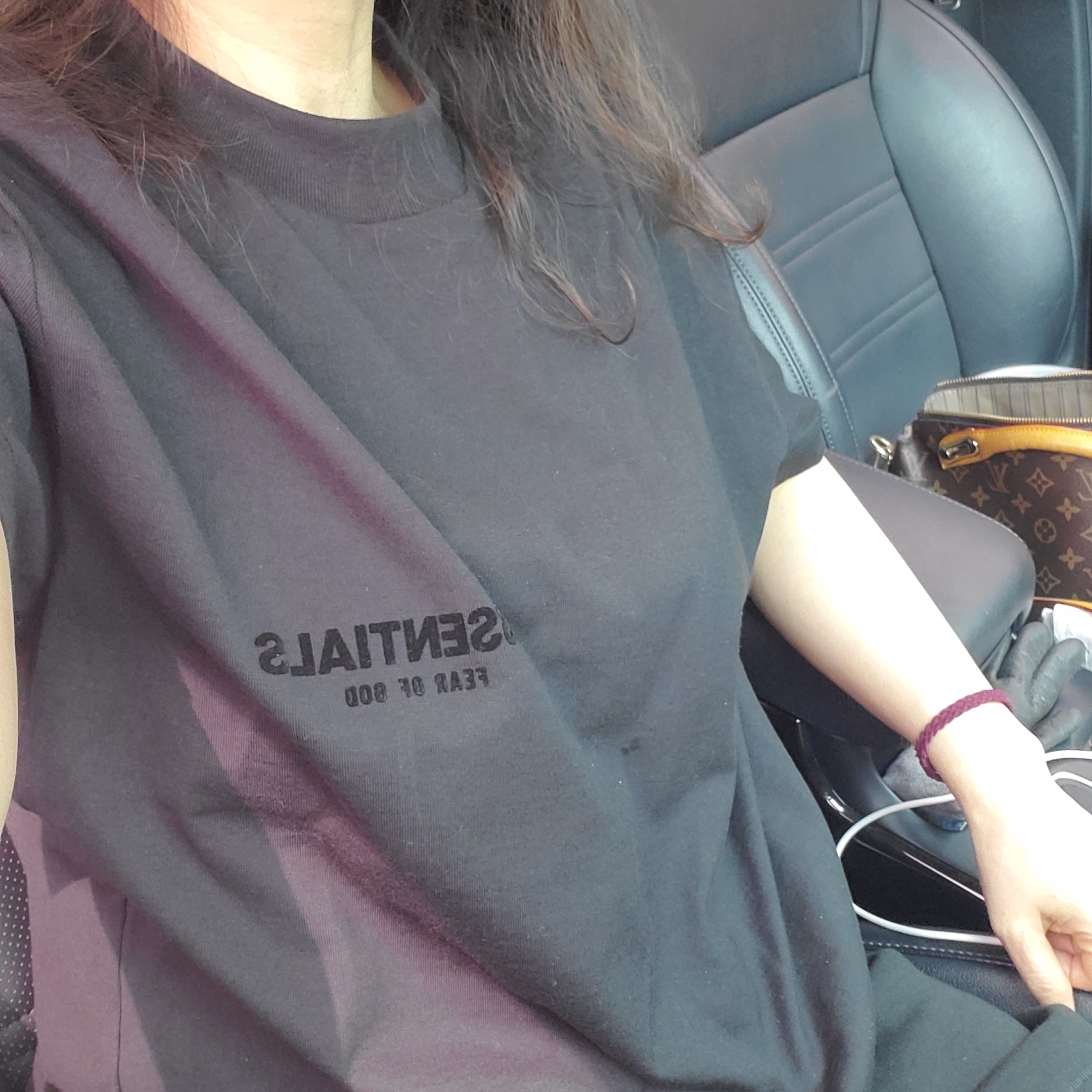 Essentials The Core Collection T-Shirt Stretch Limo, (Kids) Essentials The Core Collection Sweatshorts Stretch Limo 착용 스타일 - 1