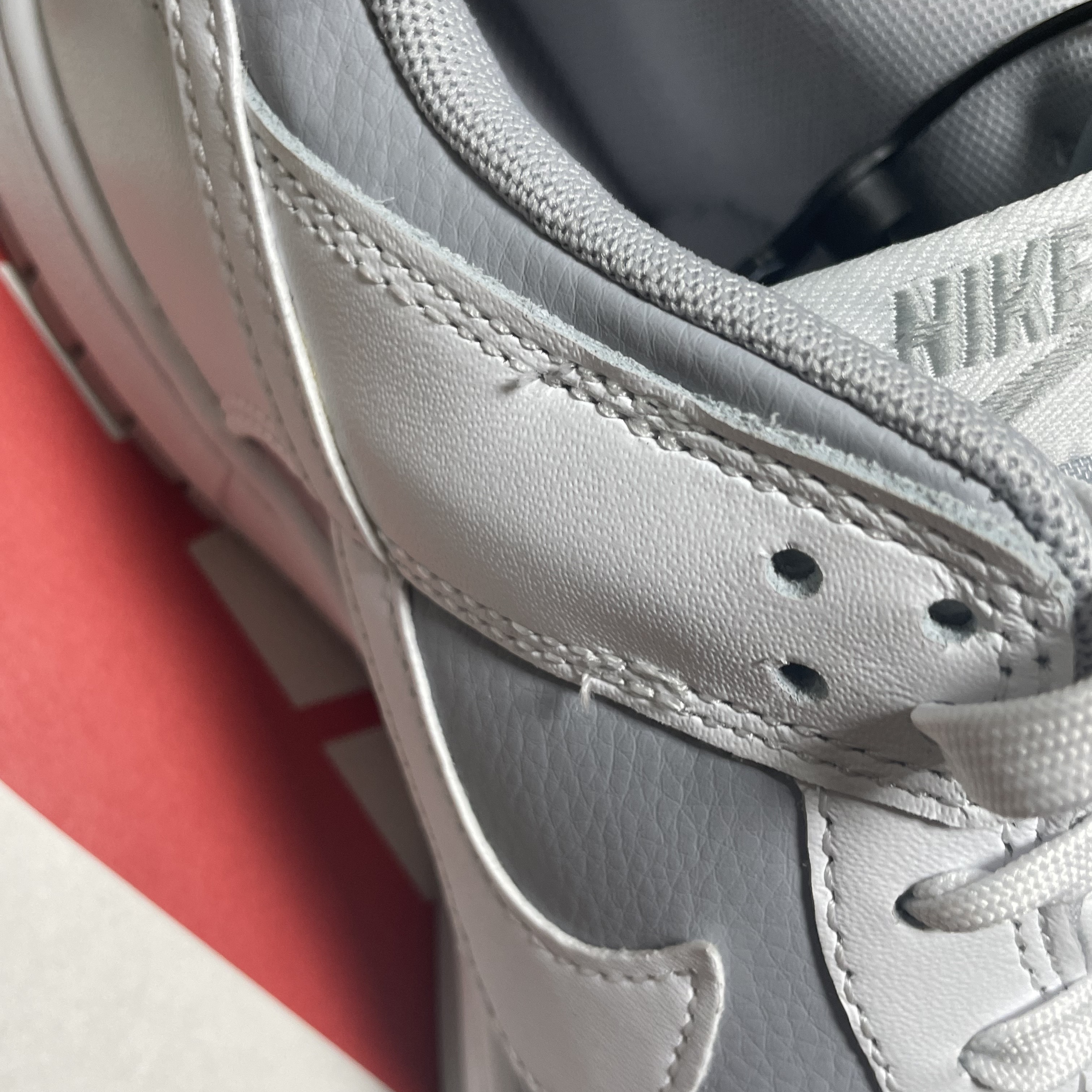 Nike Dunk Low Retro White Neutral Grey 착용 스타일 - 3