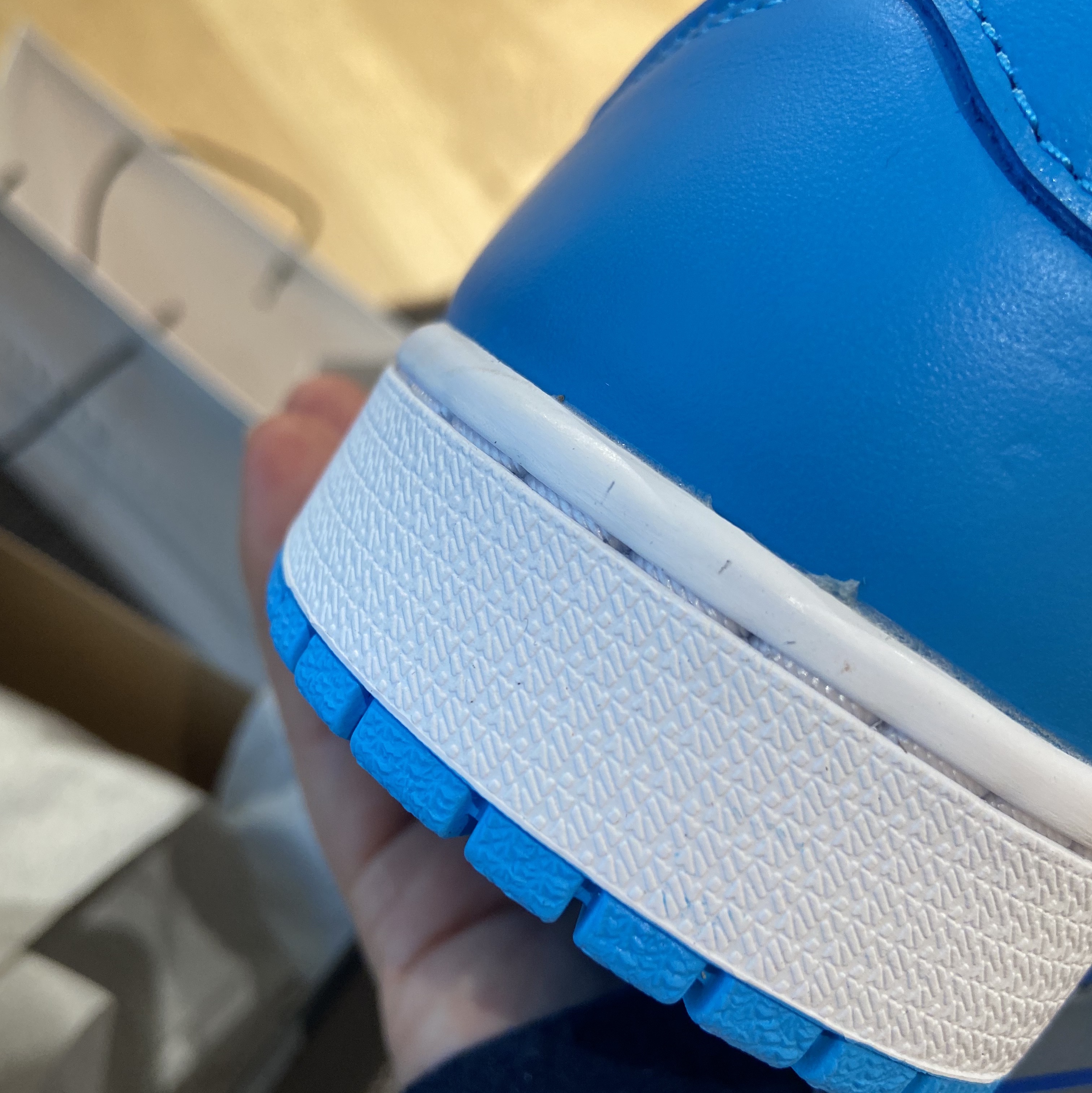 Jordan 1 Retro Low OG Black and Dark Powder Blue 착용 스타일 - 3