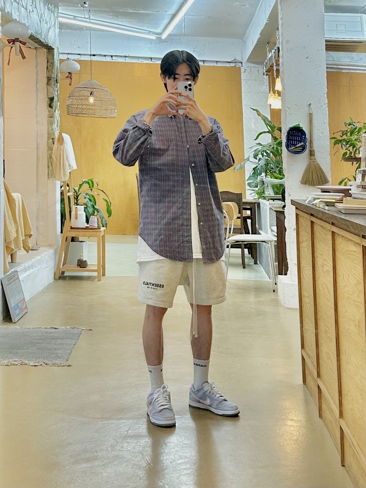 Nike x Union Dunk Low Passport Pack Argon, Essentials The Core Collection Sweatshorts Light Oatmeal 착용 스타일