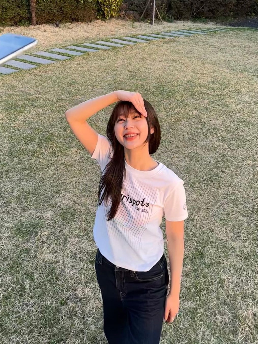 Safarispot Women 1/2 Safarispots Magazine Tee White 착용 스타일 - 2