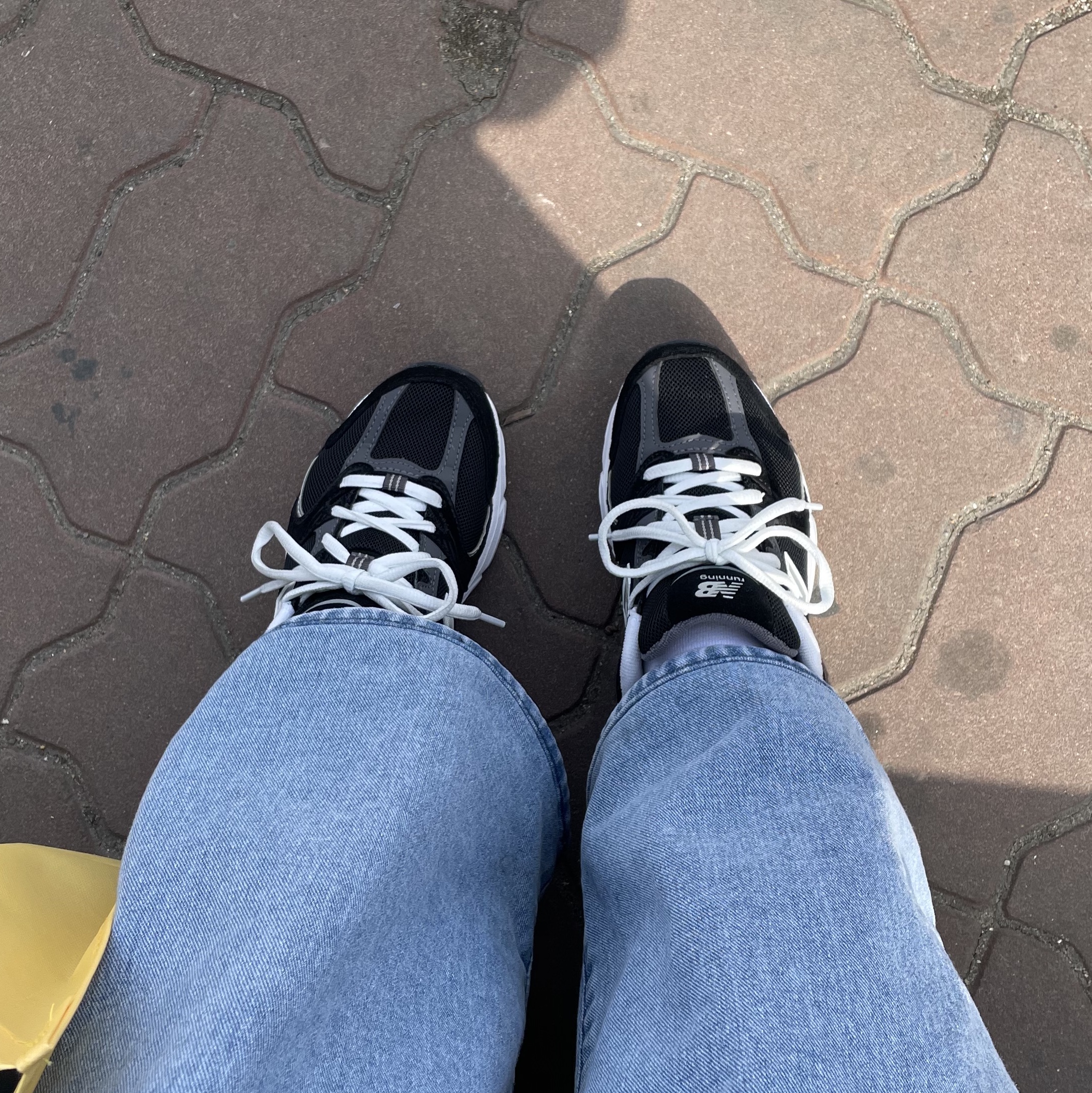 New Balance 530 Classic Black 착용 스타일