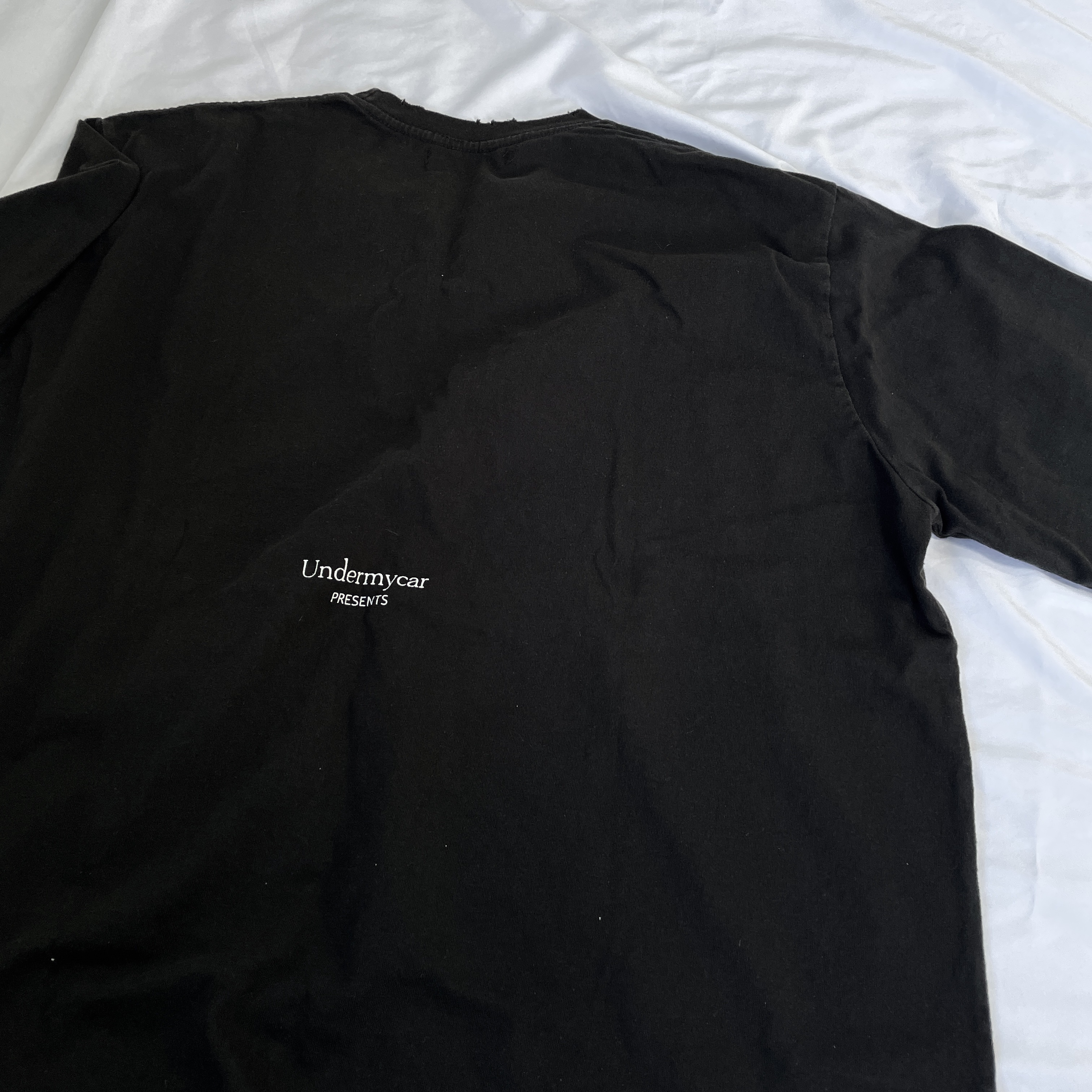 Undermycar EN HUIT Graphic T-Shirt Black - 23SS 착용 스타일 - 2