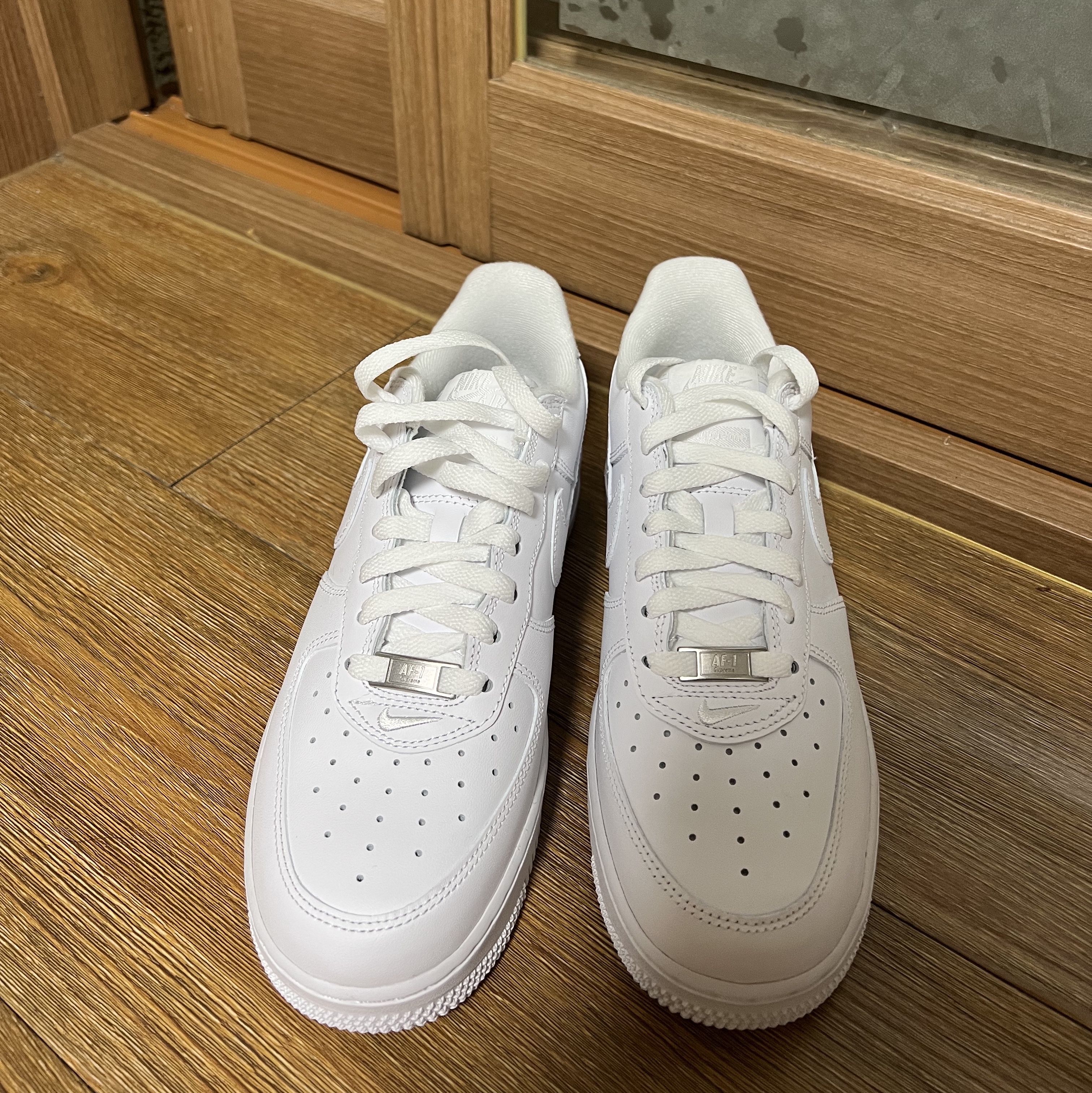 Nike x Supreme Air Force 1 Low White 착용 스타일