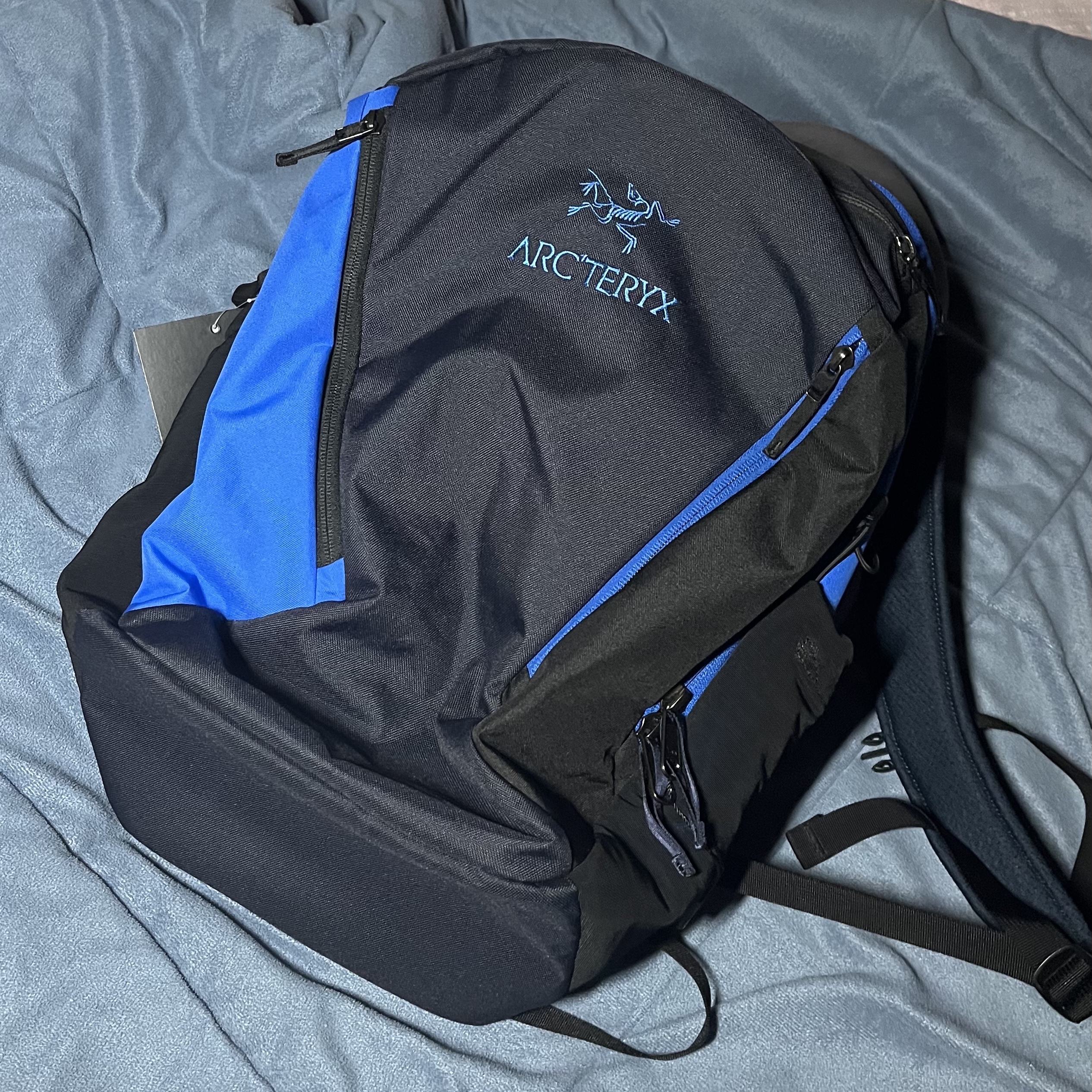 Arc'teryx x Beams Mantis 26 Backpack Boro Blue 착용 스타일