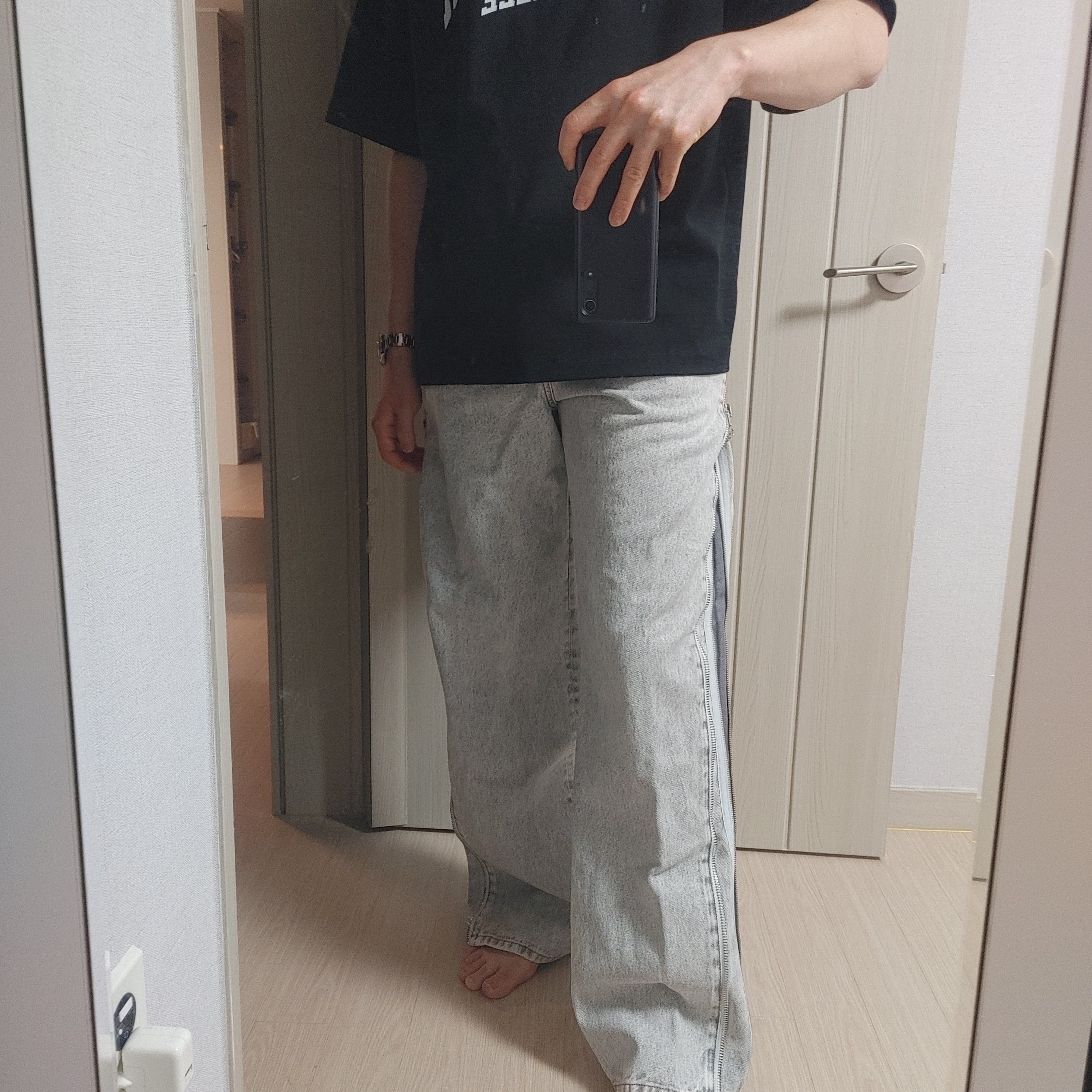 Diesel 1955 D-Rekiv 007f8 Straight Jeans Light Grey 착용 스타일 - 2