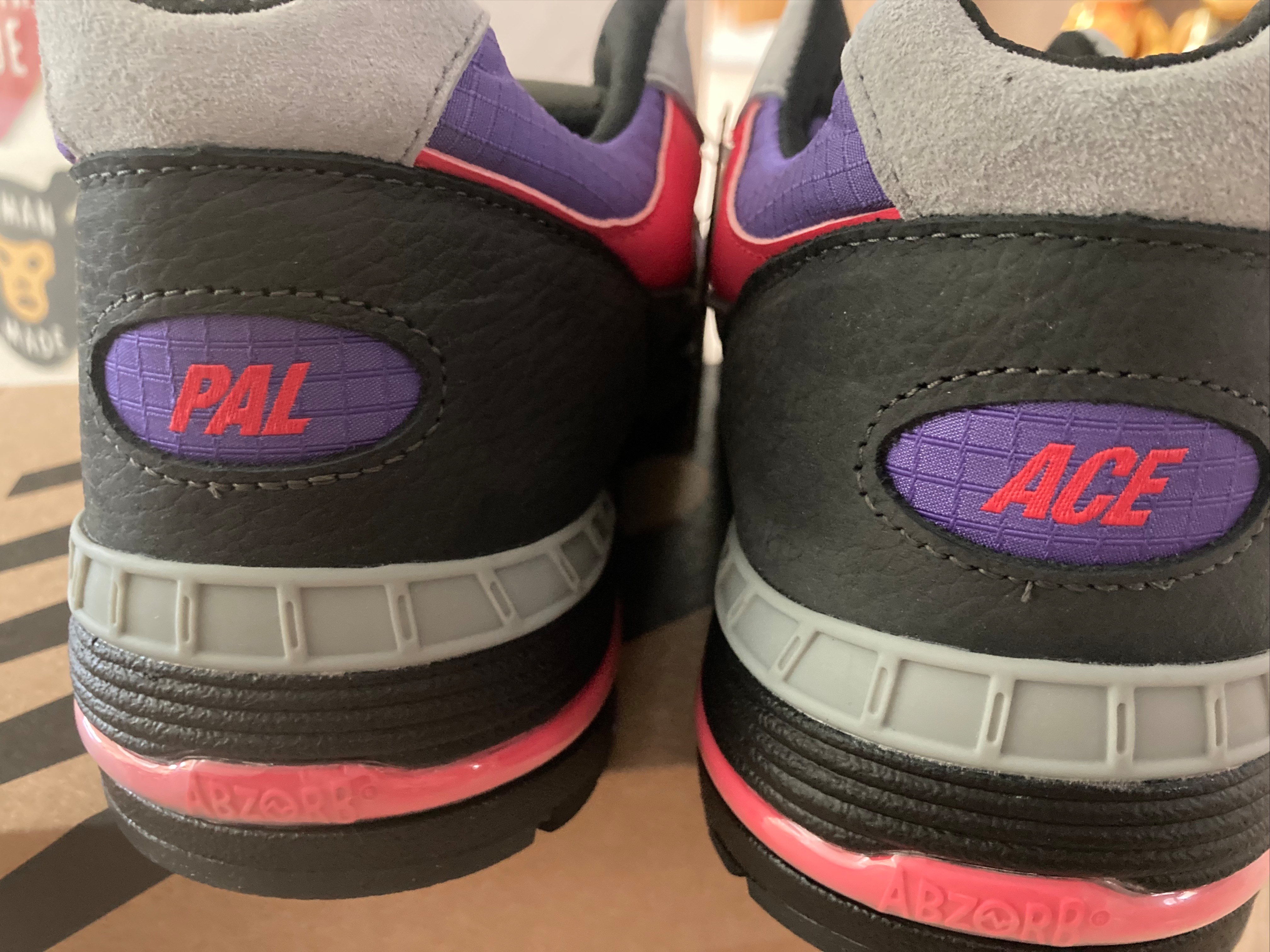 New Balance x Palace 991 Made in UK Black Ultra Violet 착용 스타일 - 2