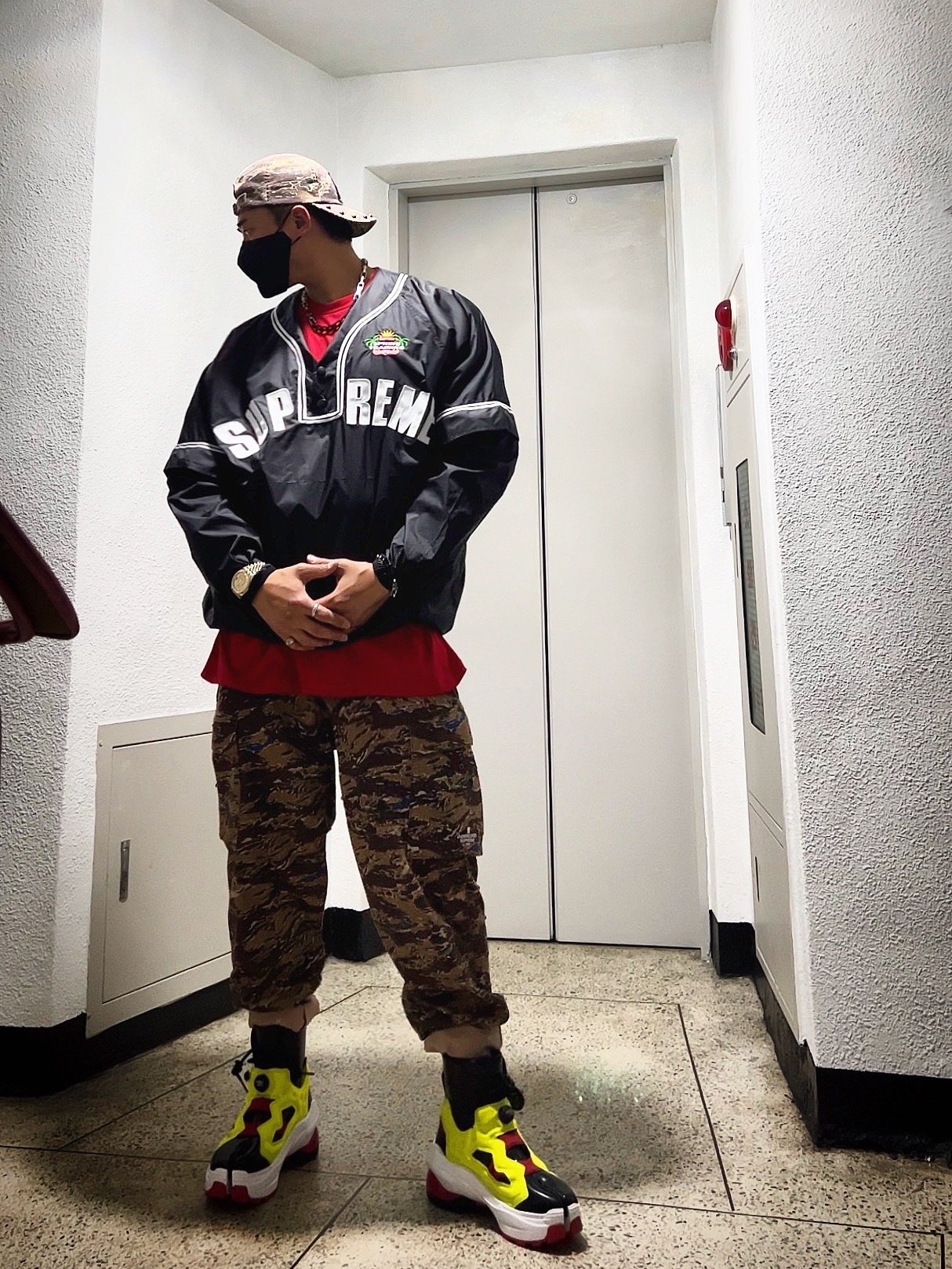 Supreme x Undercover Studded 6-Panel Brown Camo - 23SS, Supreme x Undercover Studded Cargo Pant Brown - 23SS 착용 스타일 - 2