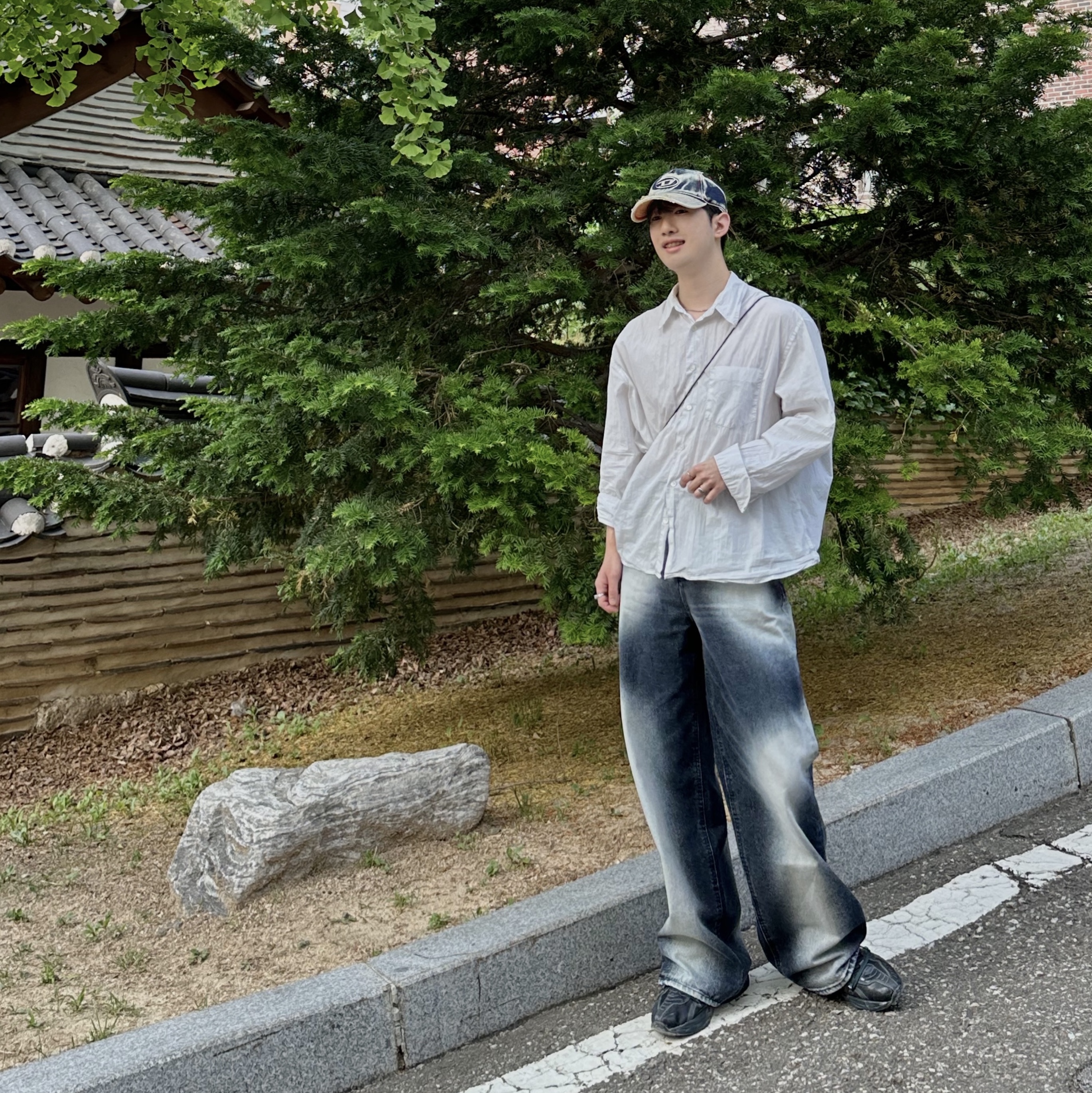 Diesel C-Seymon Treated Denim Baseball Cap Blue White, Asics x Andersson Bell HN2-S Protoblast Black 착용 스타일