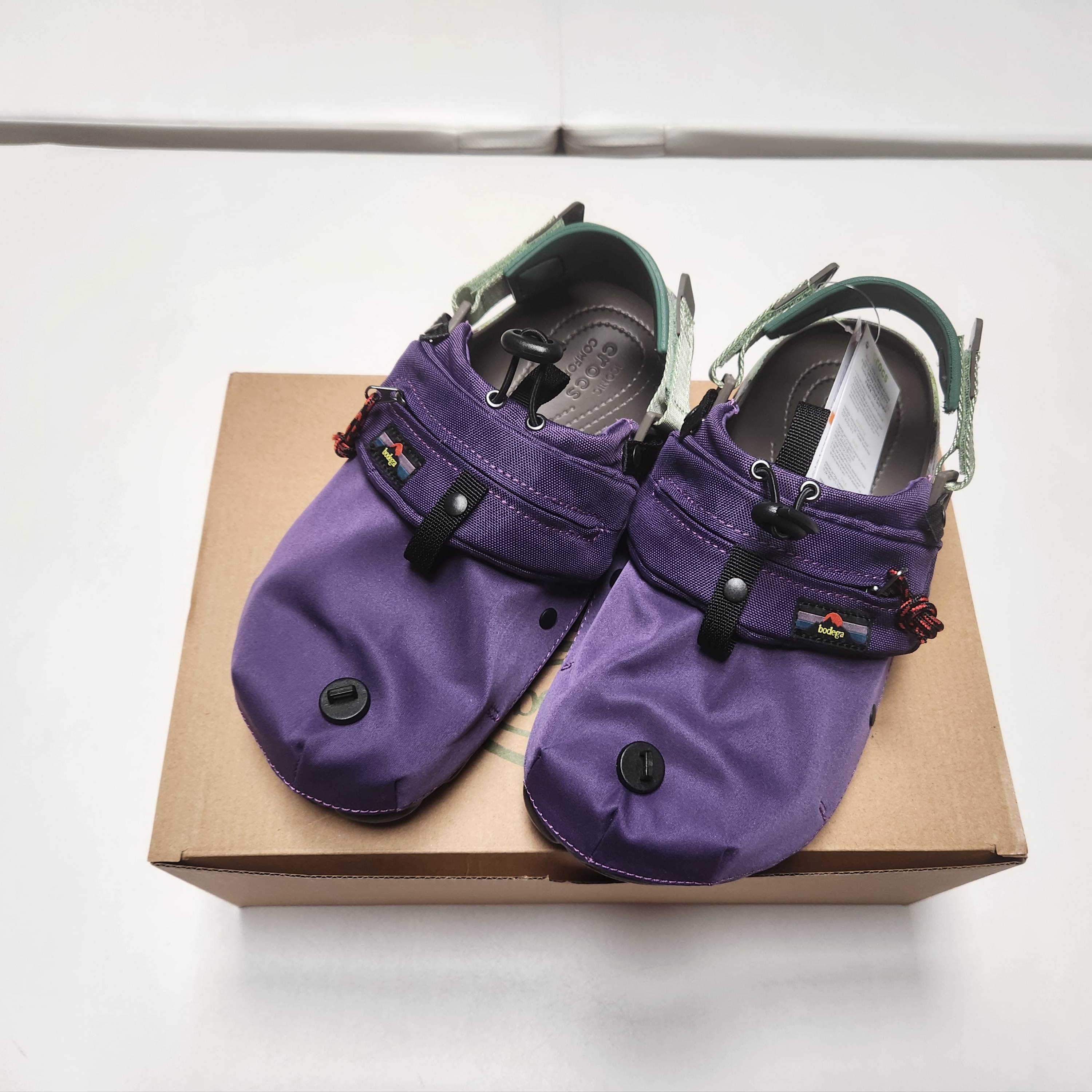 Crocs x Bodega All Terrain Clog Nict-Tech Mossy Bark 착용 스타일 - 2