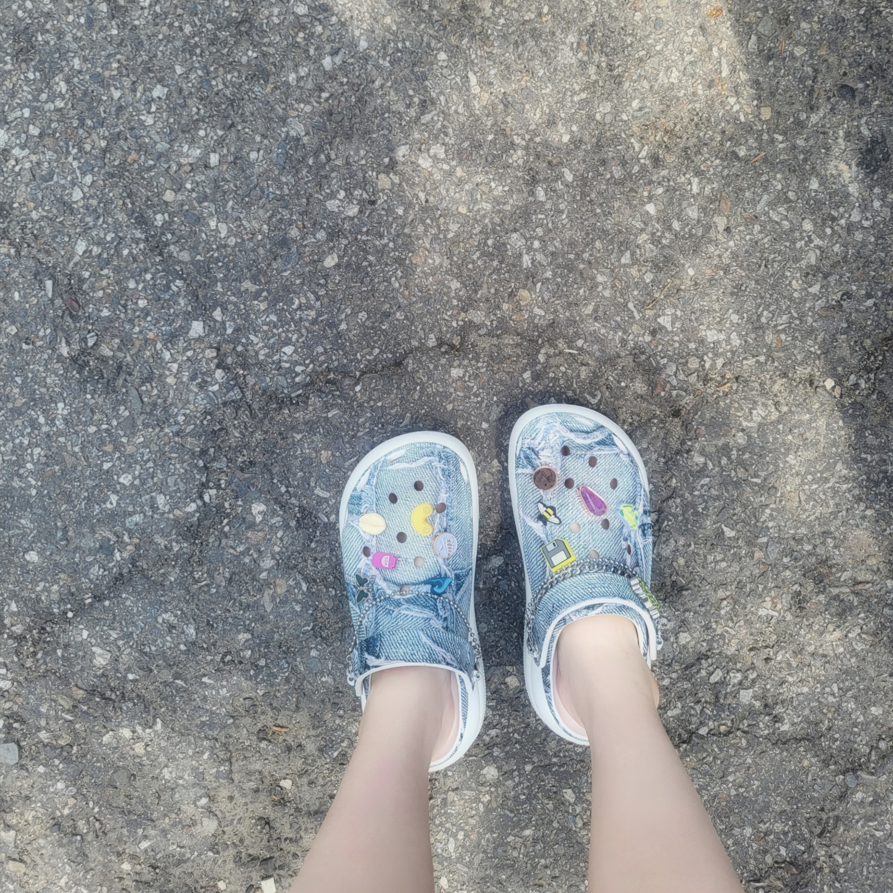 Crocs x SZA Classic Crush Clog Multi 착용 스타일