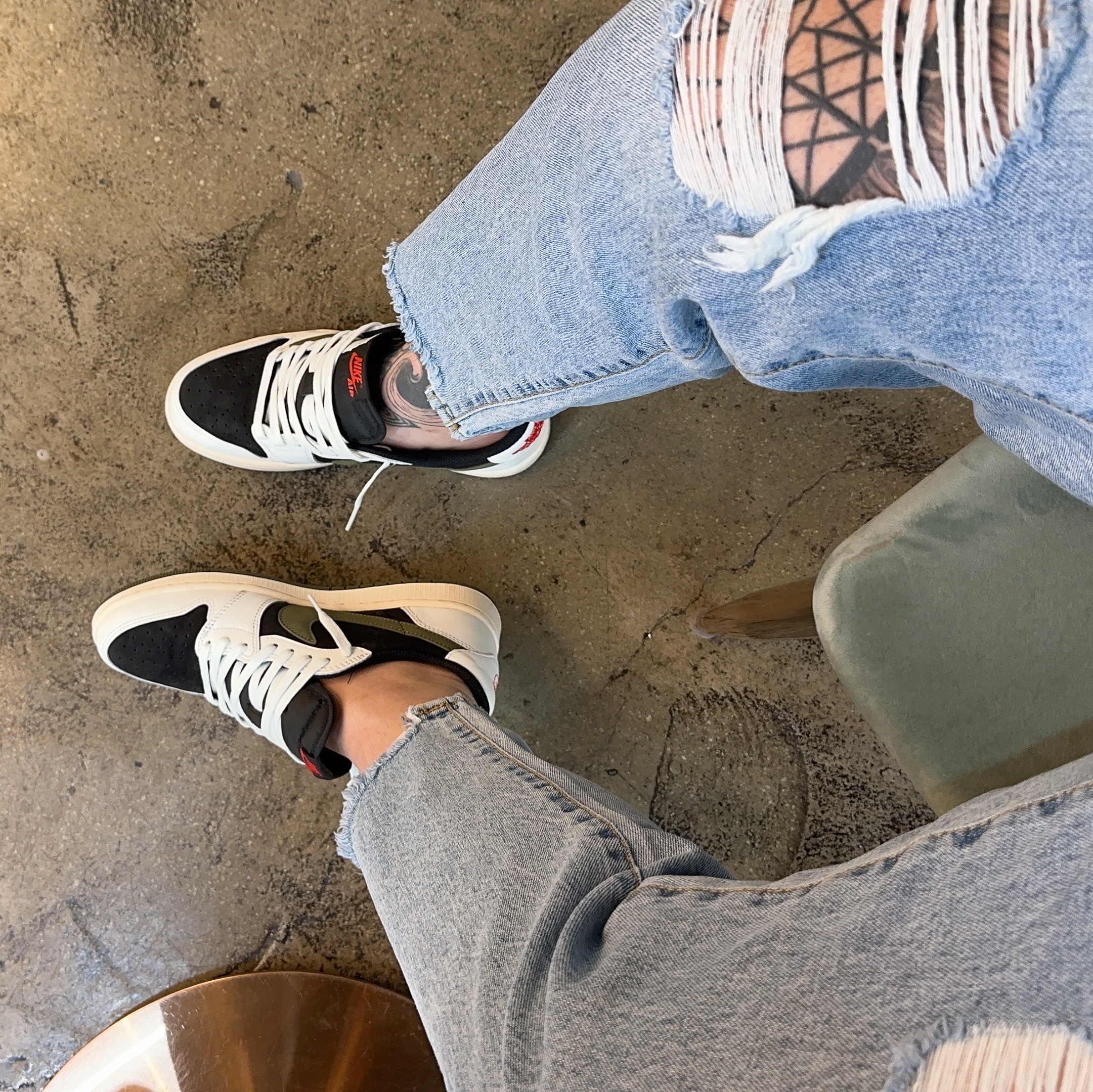 (W) Jordan 1 x Travis Scott Retro Low OG SP Medium Olive 착용 스타일