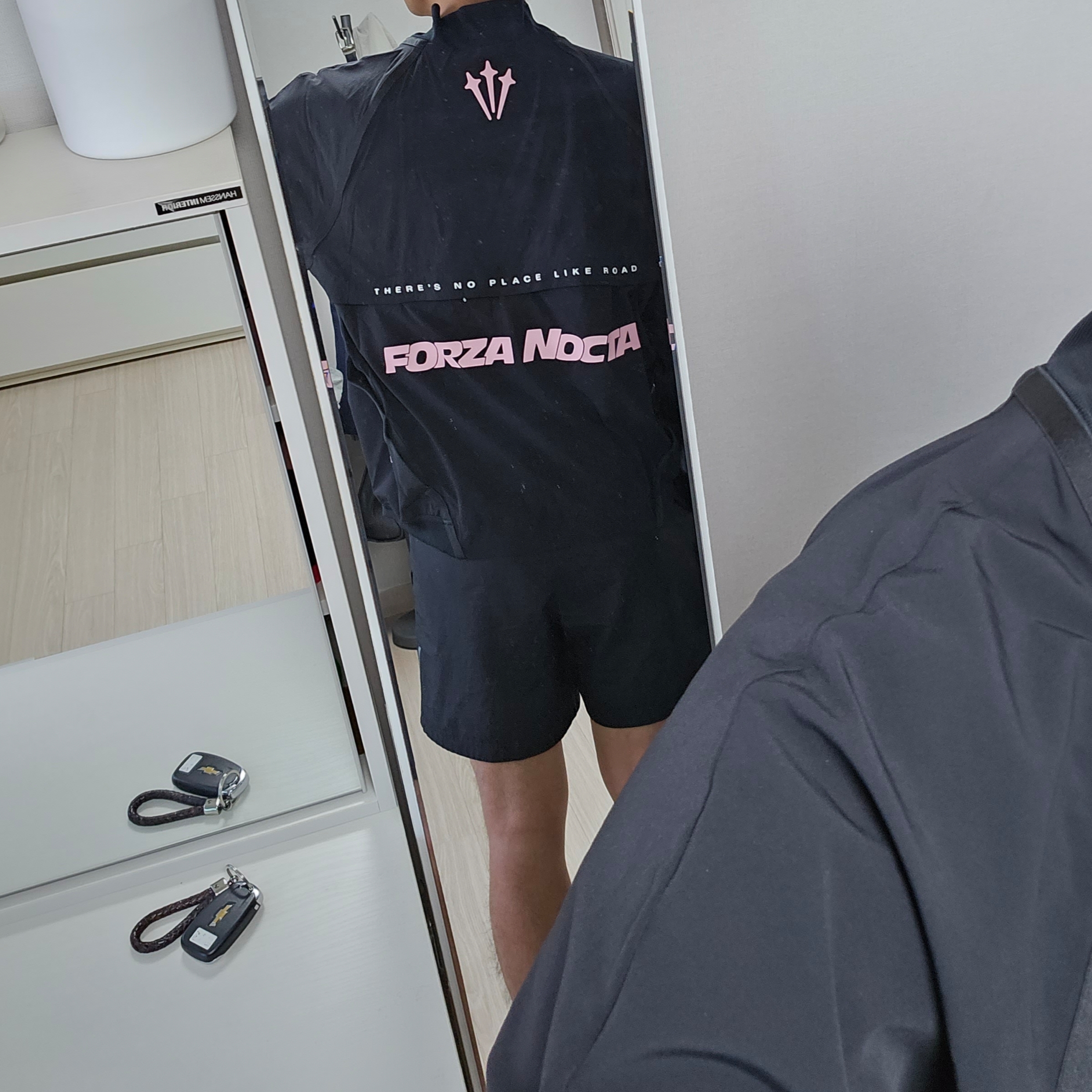 (W) Nike x Drake Nocta NRG LR L/S Crew Black (DV3631-010) 착용 스타일 - 2