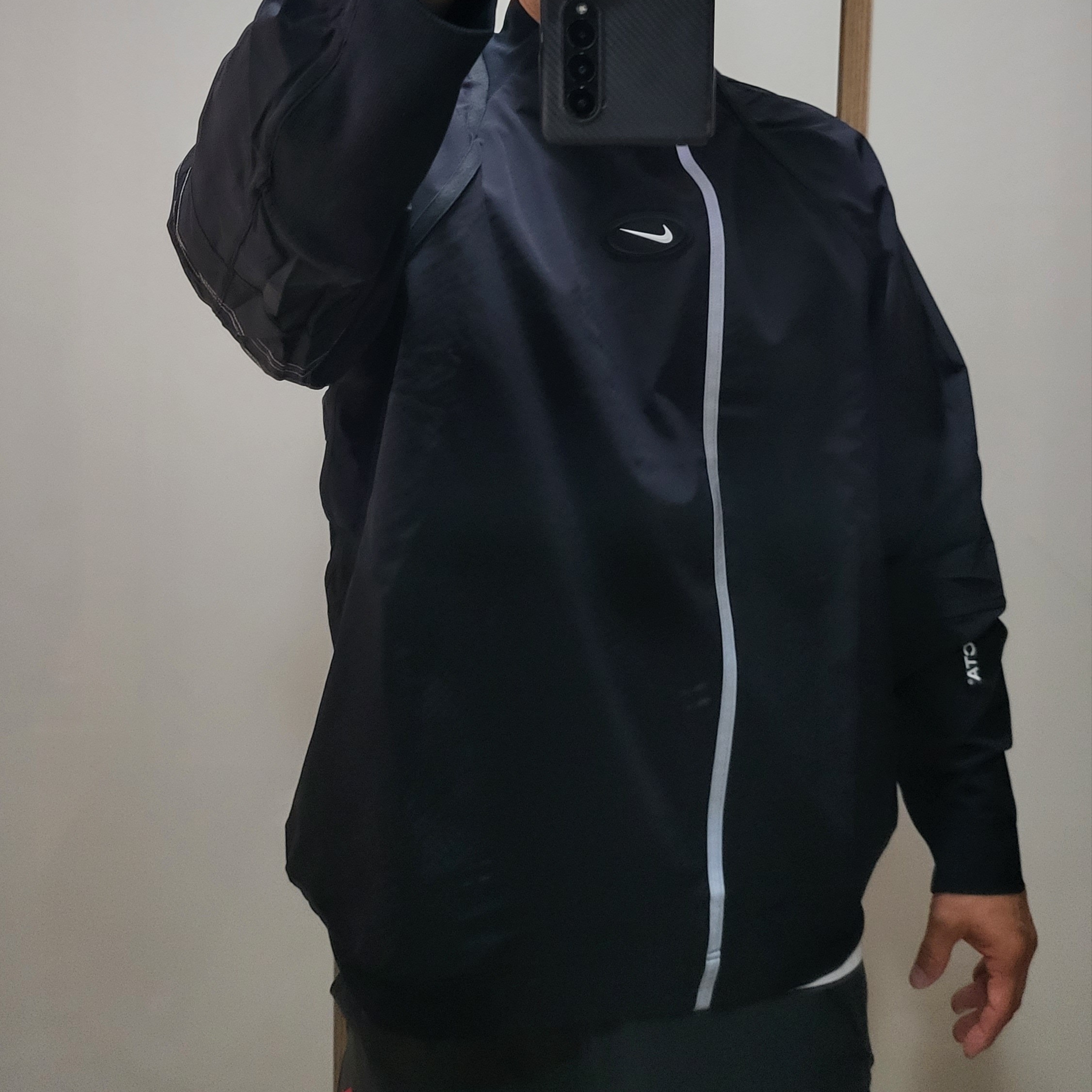 (W) Nike x Drake Nocta NRG LR L/S Crew Black (DV3631-010) 착용 스타일 - 1