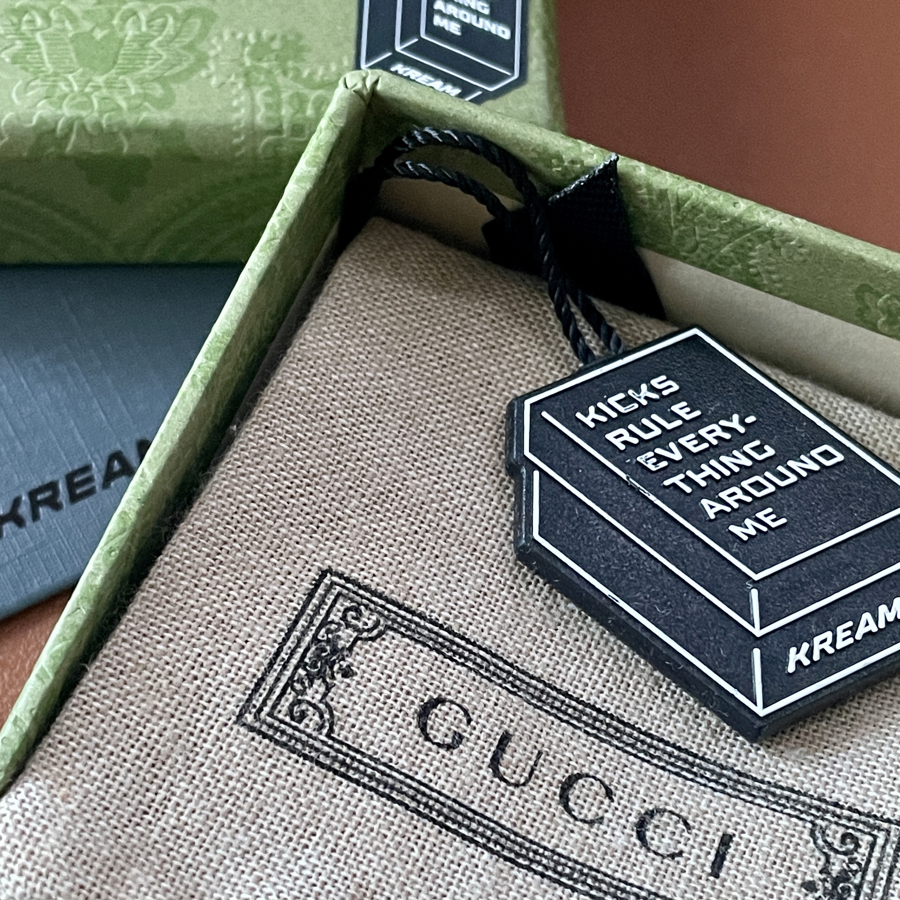 Gucci Interlocking G Pendant Necklace Silver 착용 스타일 - 2