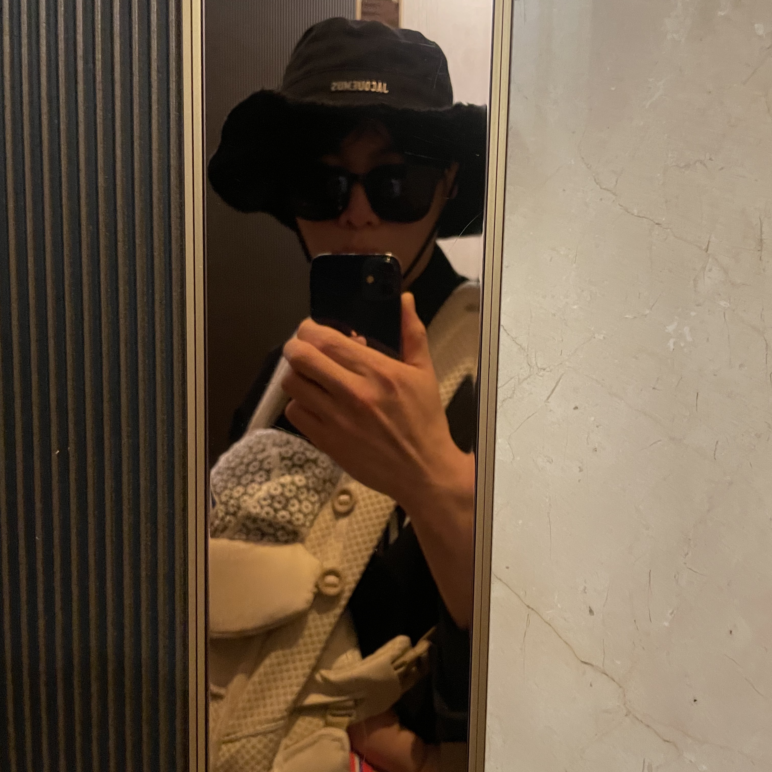 Jacquemus Le Bob Artichaut Bucket Hat Black 착용 스타일