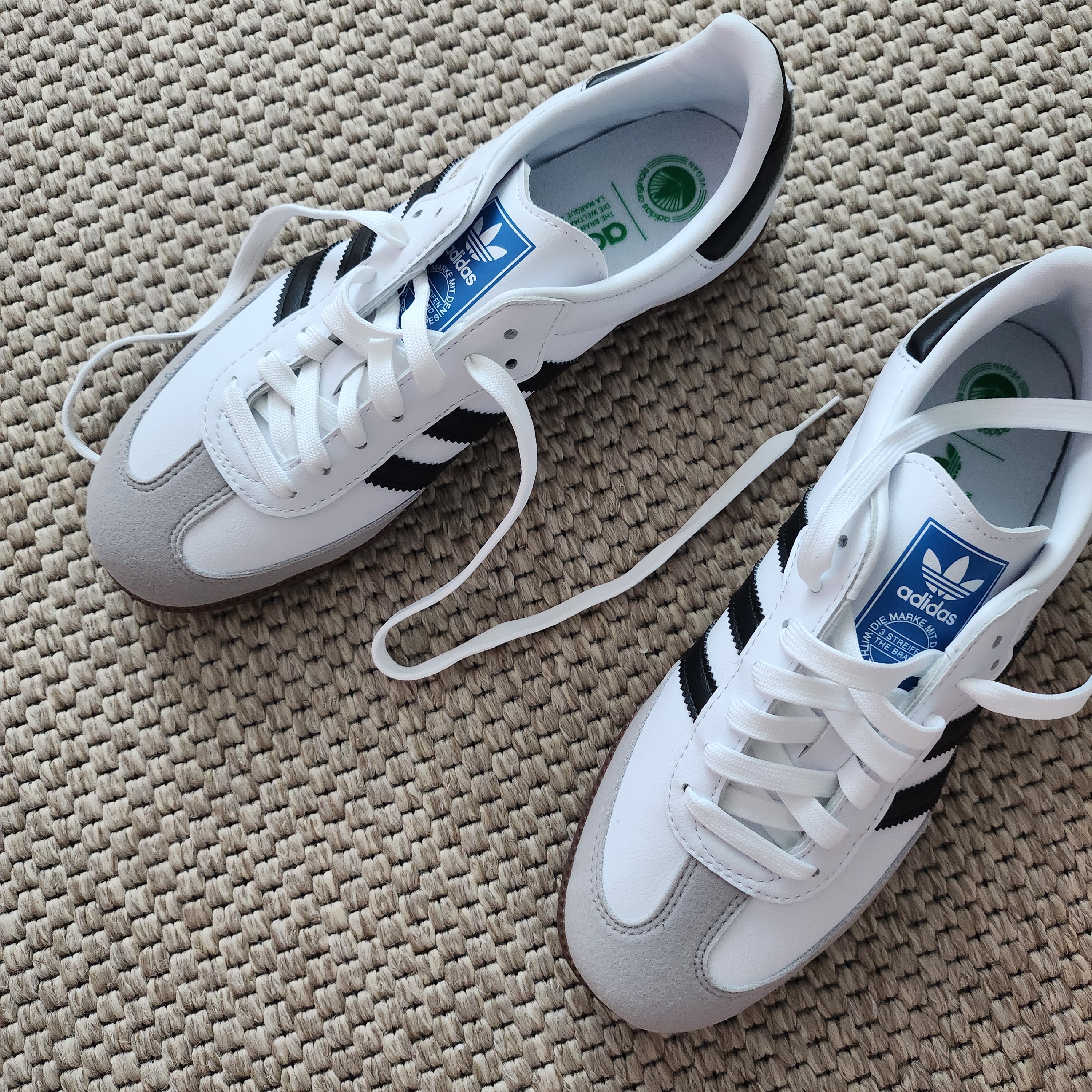Adidas Samba Vegan White Black 착용 스타일