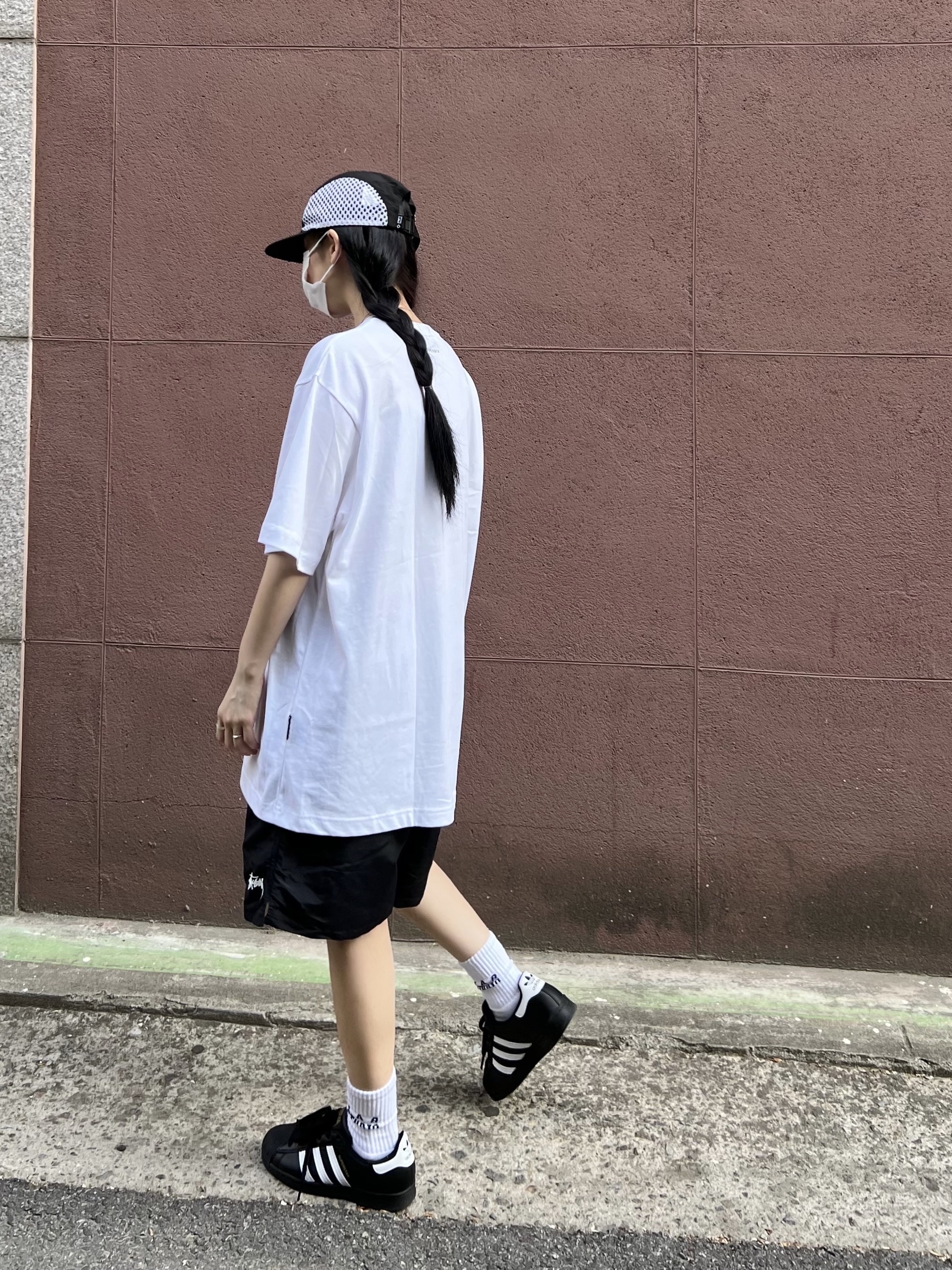 스투시 스탁 워터 쇼츠 블랙, 아디다스 슈퍼스타 코어 블랙 화이트 착용 스타일 - 3