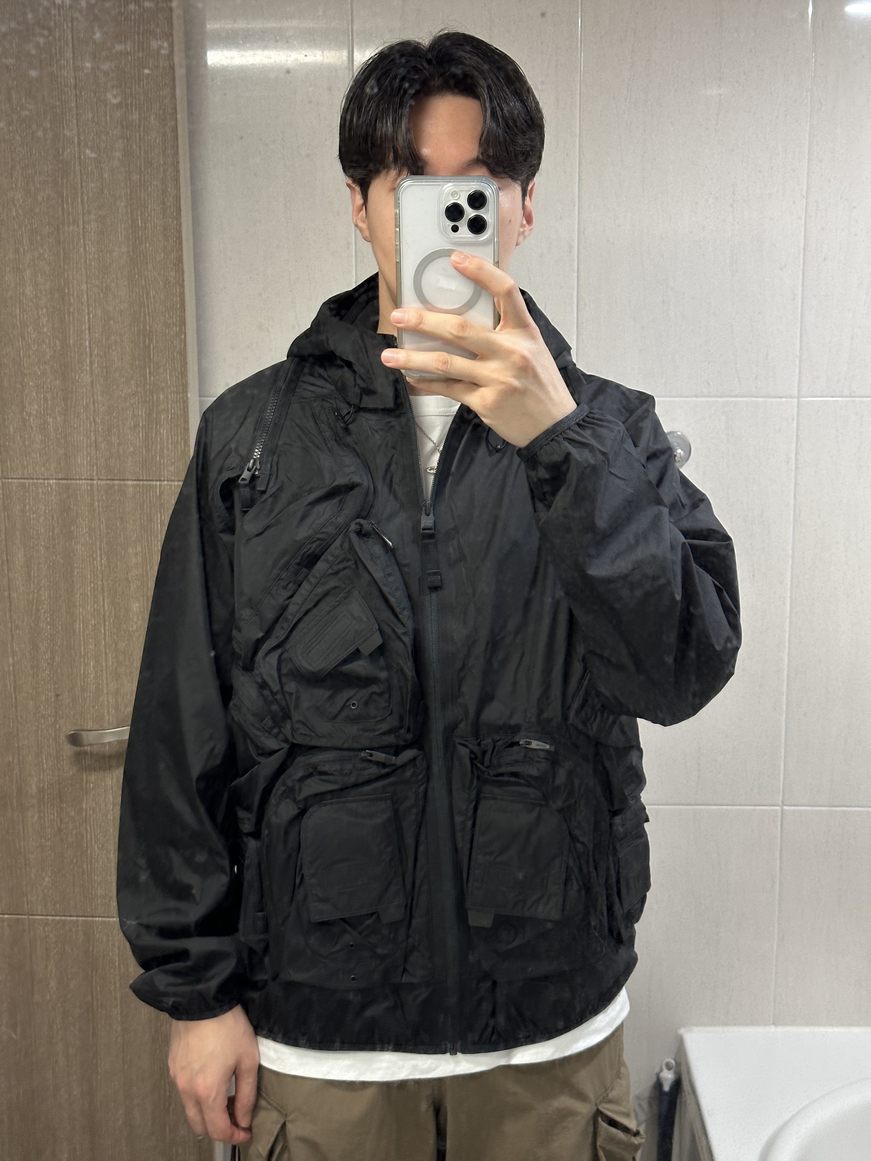 Nike x Drake Nocta NRG LR Track Jacket Black (DR2618-010) 착용 스타일 - 1