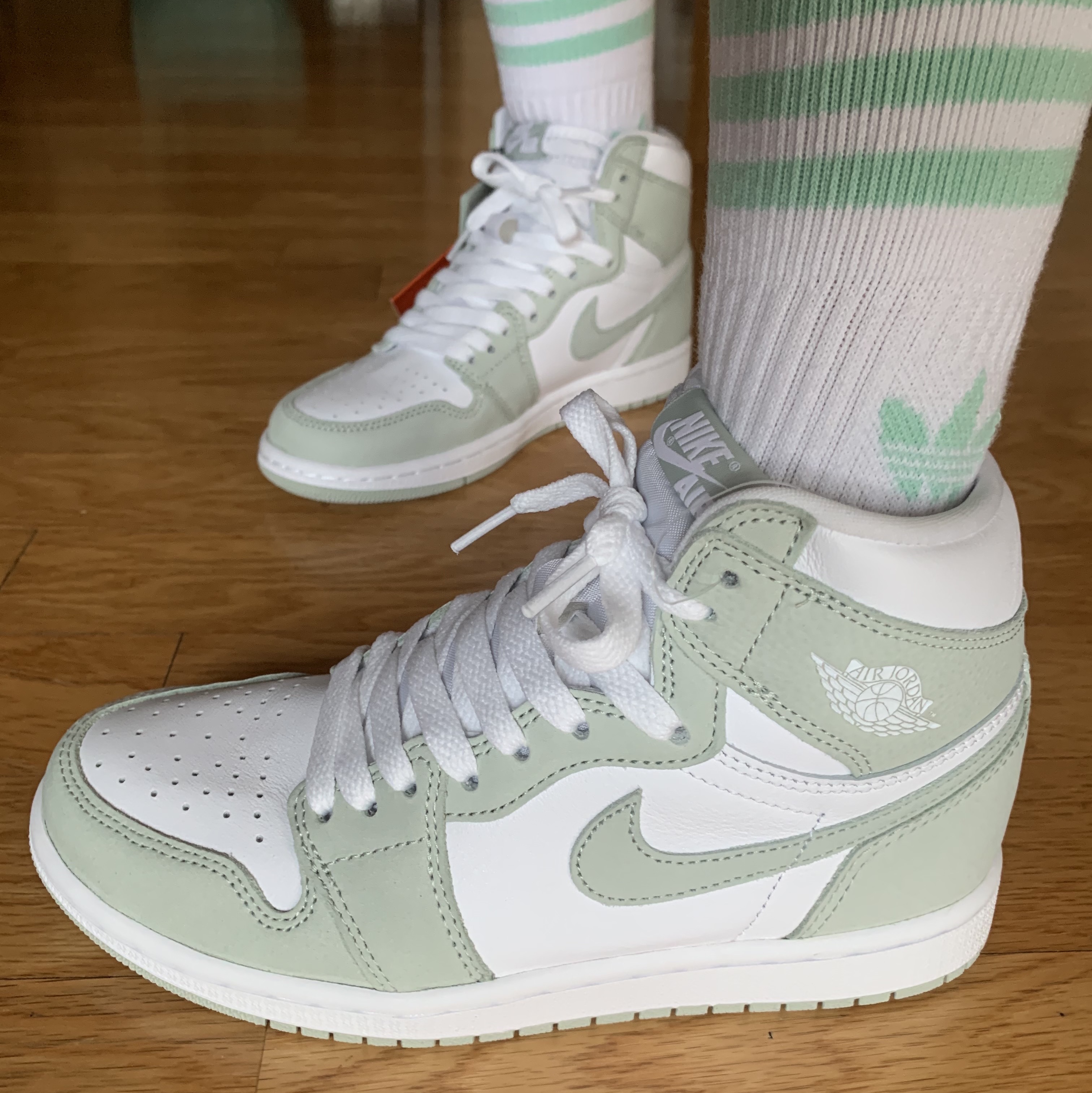 (W) Jordan 1 Retro High OG Seafoam 착용 스타일