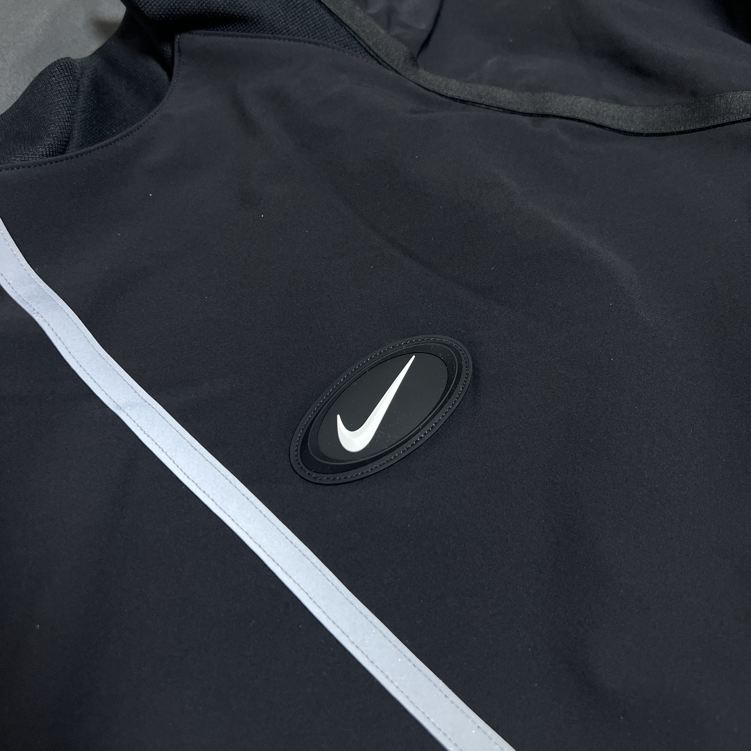(W) Nike x Drake Nocta NRG LR L/S Crew Black (DV3631-010) 착용 스타일 - 4