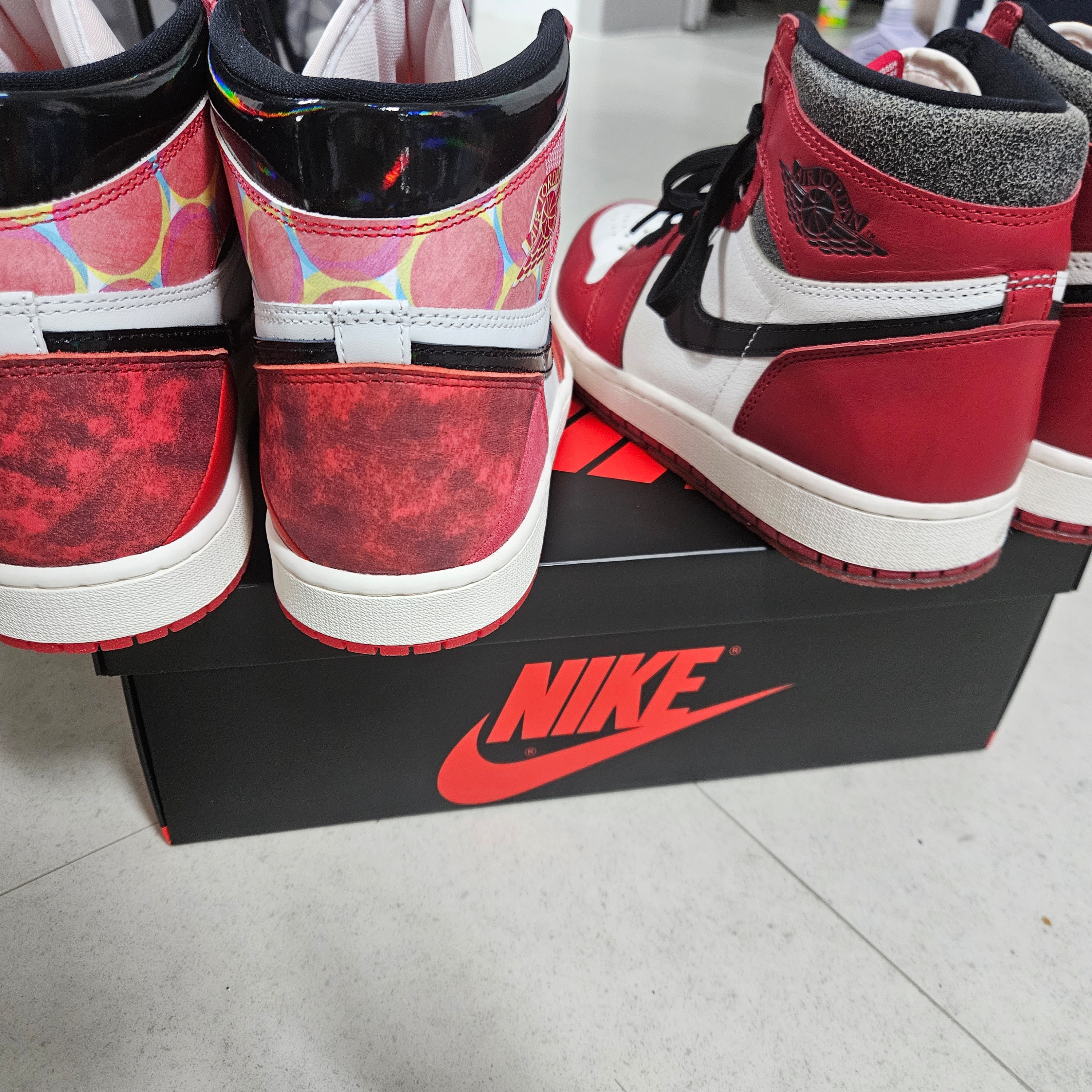Jordan 1 Retro High OG Chicago 2022, Jordan 1 Retro High Spider-Man Next Chapter 착용 스타일 - 2