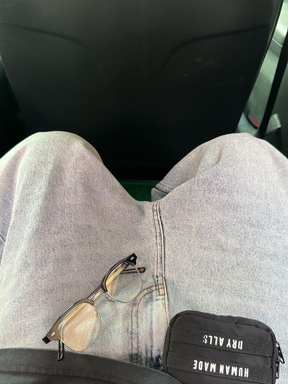 Balenciaga Denim Pull-Up Pants Light Blue, Human Made Military Card Case Black 착용 스타일