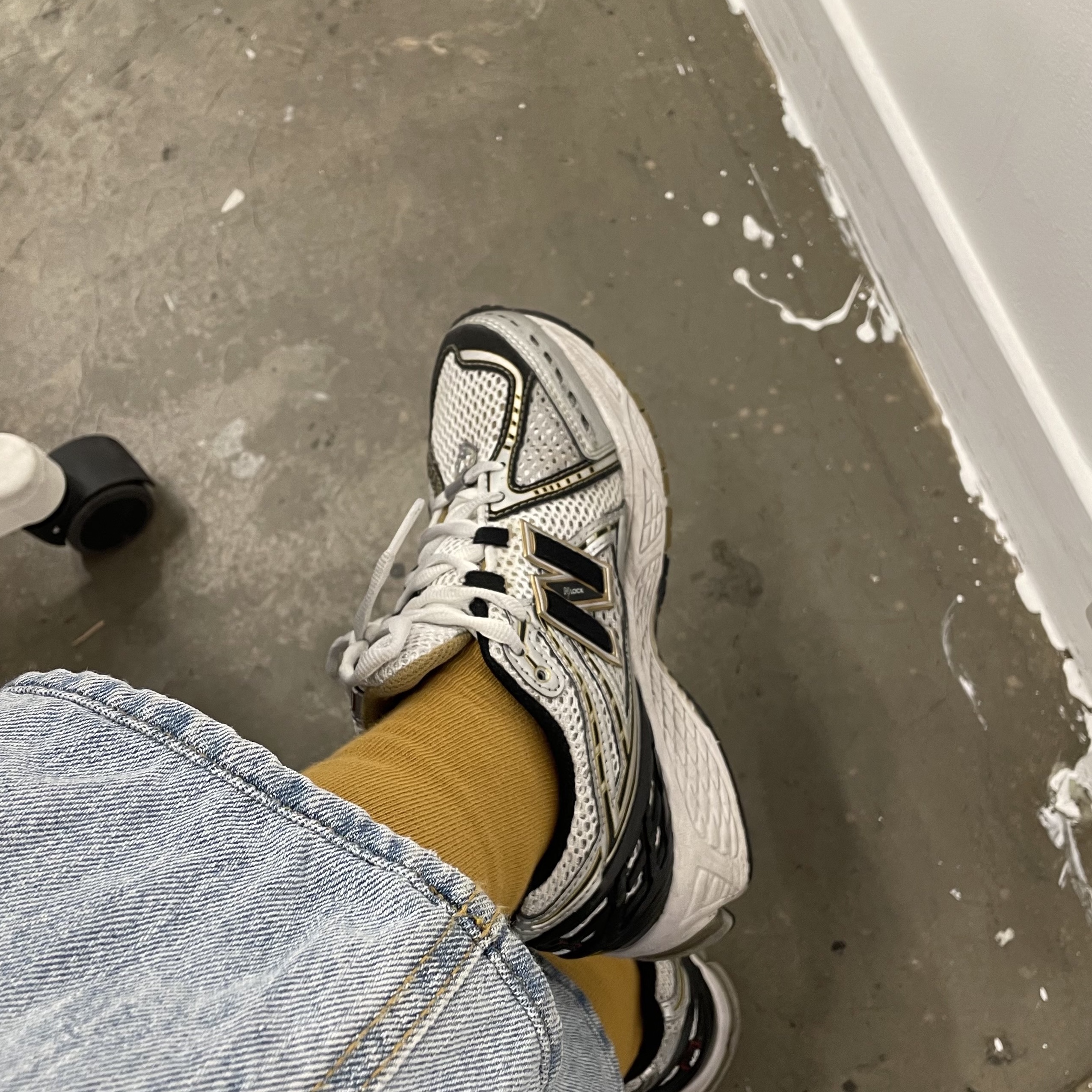 New Balance 1906R White Gold 착용 스타일