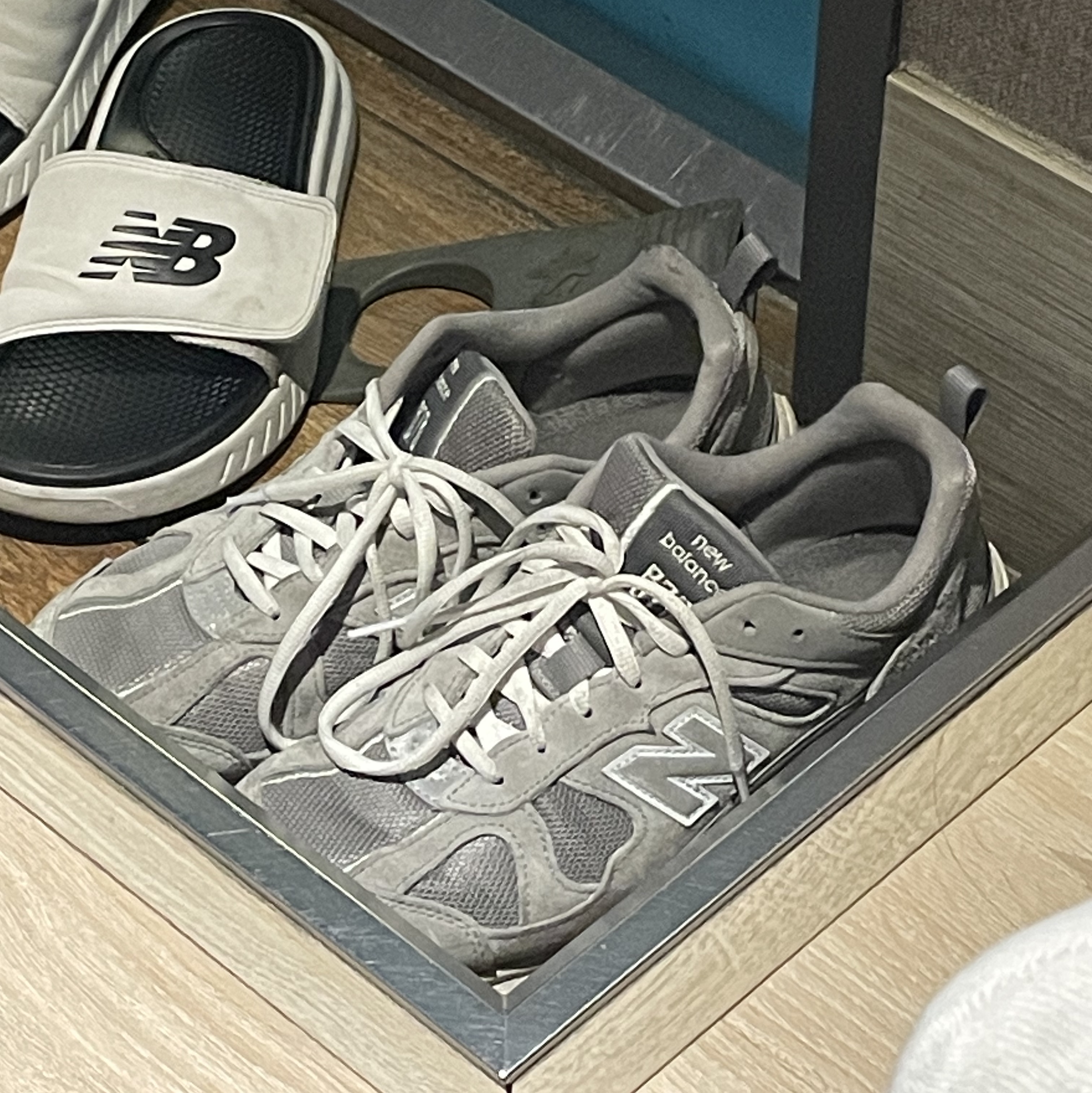 New Balance 878 Gray 착용 스타일