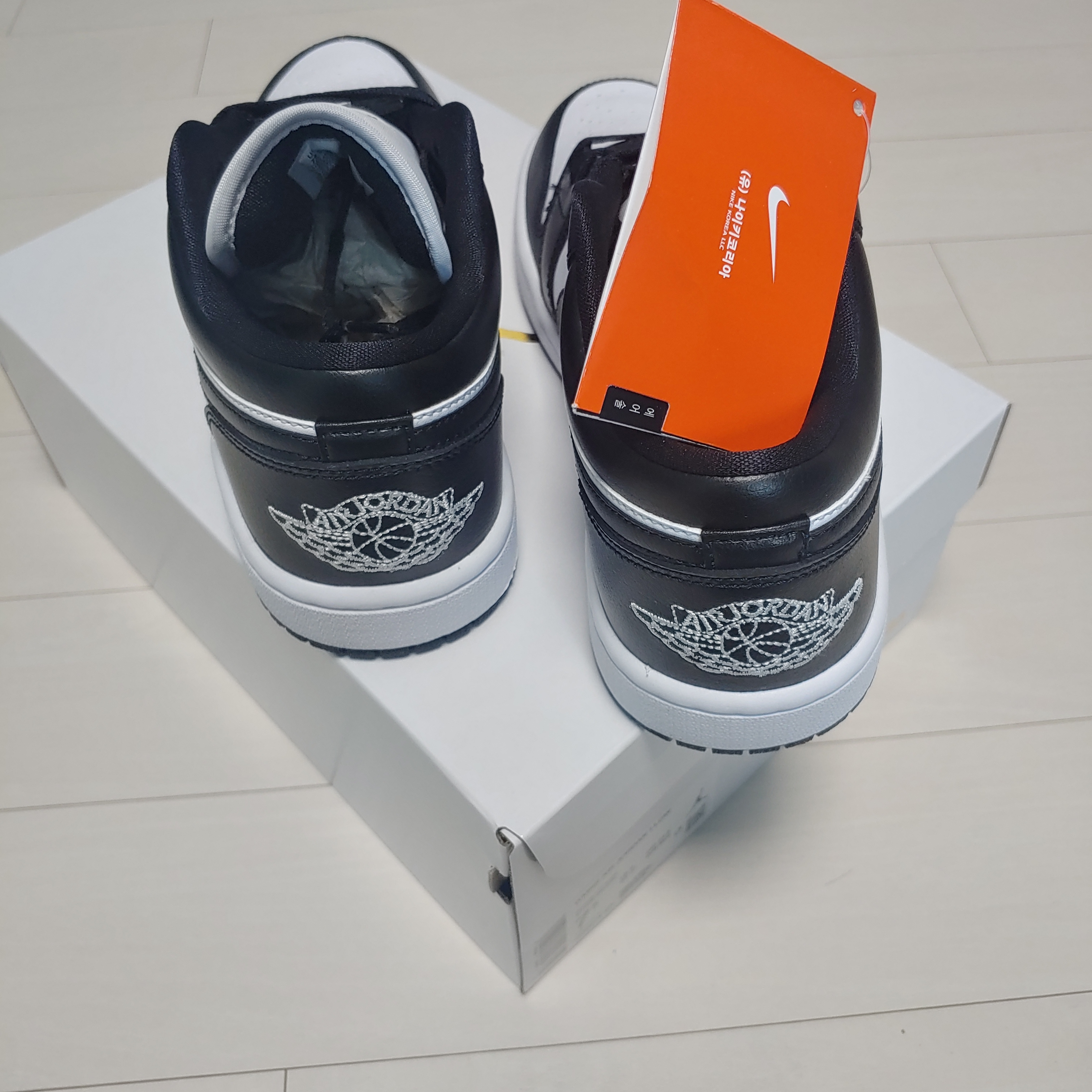 (W) Jordan 1 Low Black and White 착용 스타일 - 3