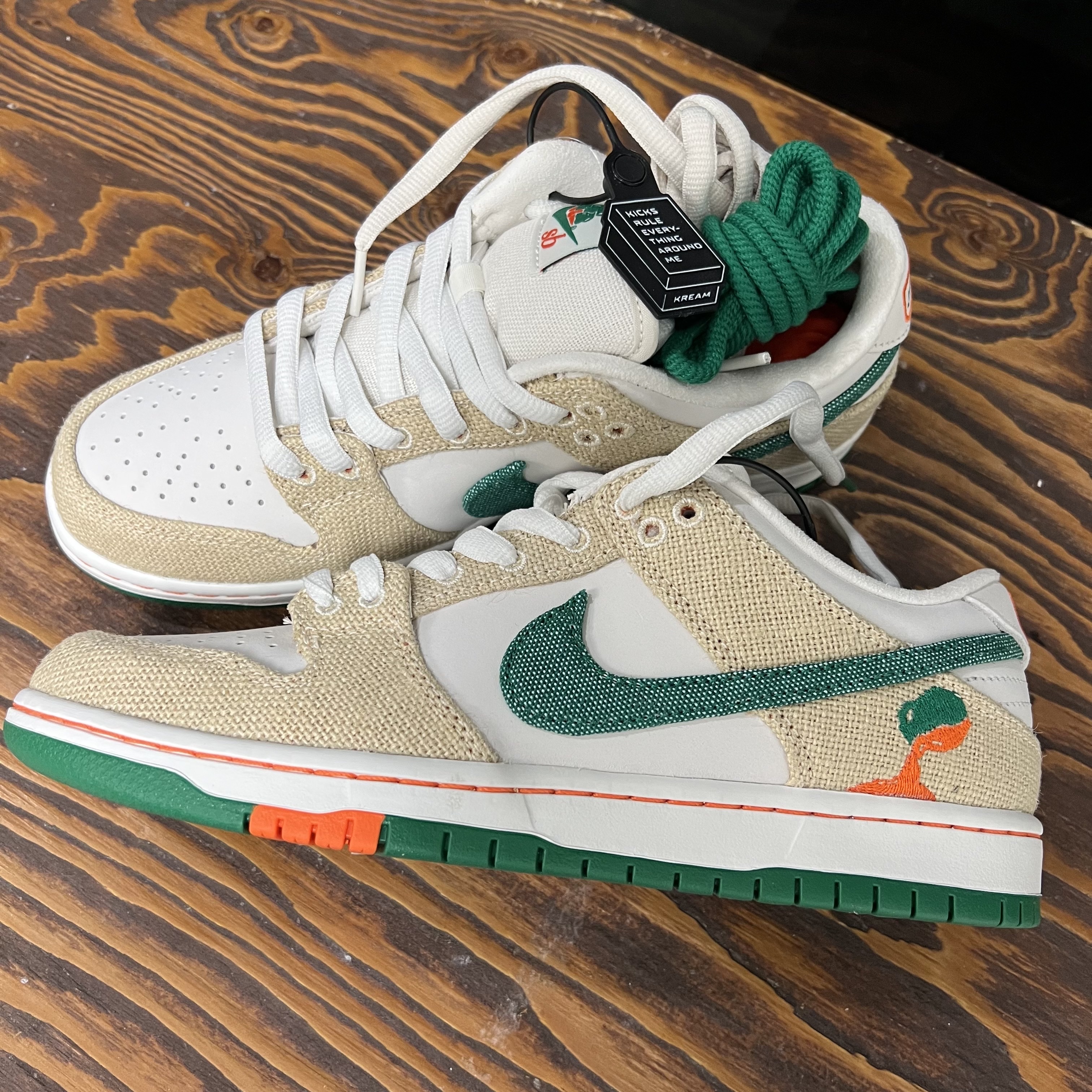 Nike x Jarritos SB Dunk Low Phantom and Malachite 착용 스타일 - 2