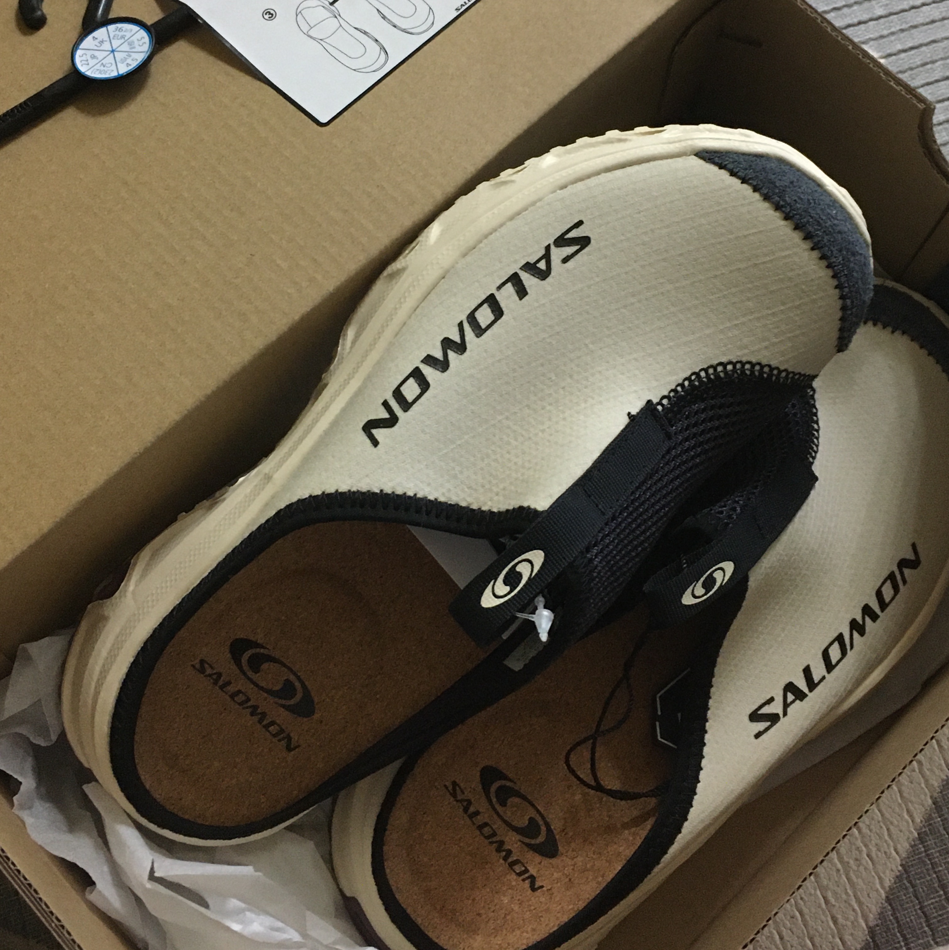 Salomon RX Slide 3.0 Bleached Sand 착용 스타일 - 1