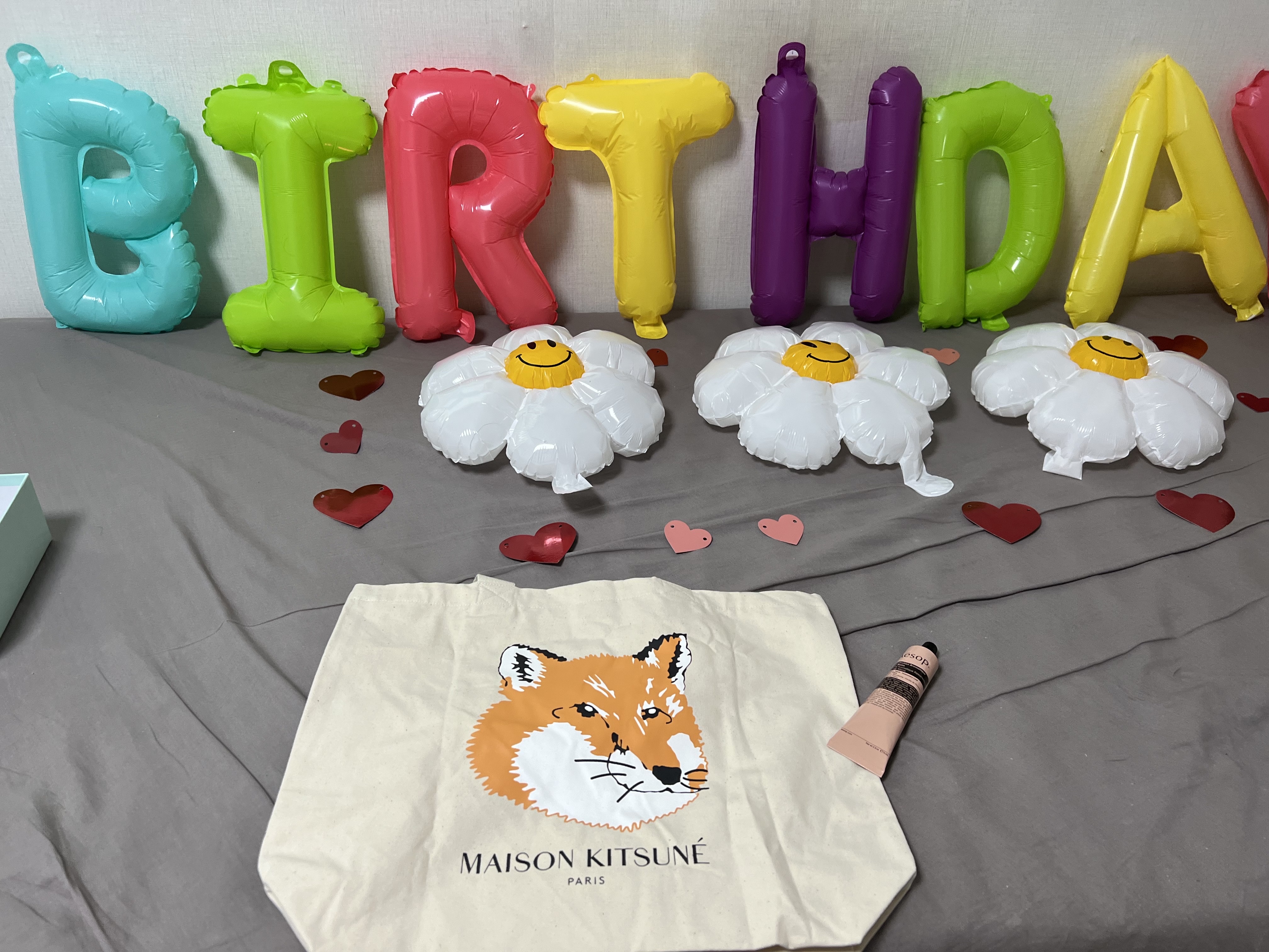 Maison Kitsune Fox Head Tote Bag Ecru 착용 스타일 - 3