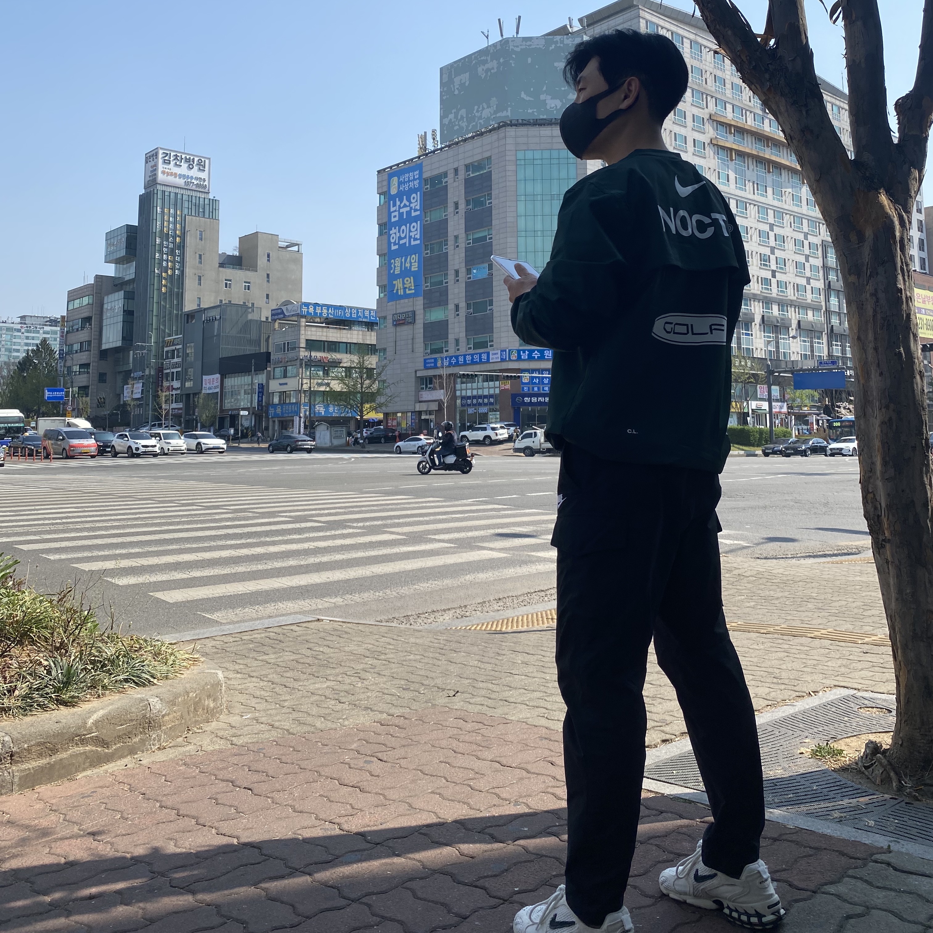 Nike x Drake Nocta Golf Crewneck Top Green - US/EU, Nike NSW Utility Cargo Pants Black White - Asia 착용 스타일