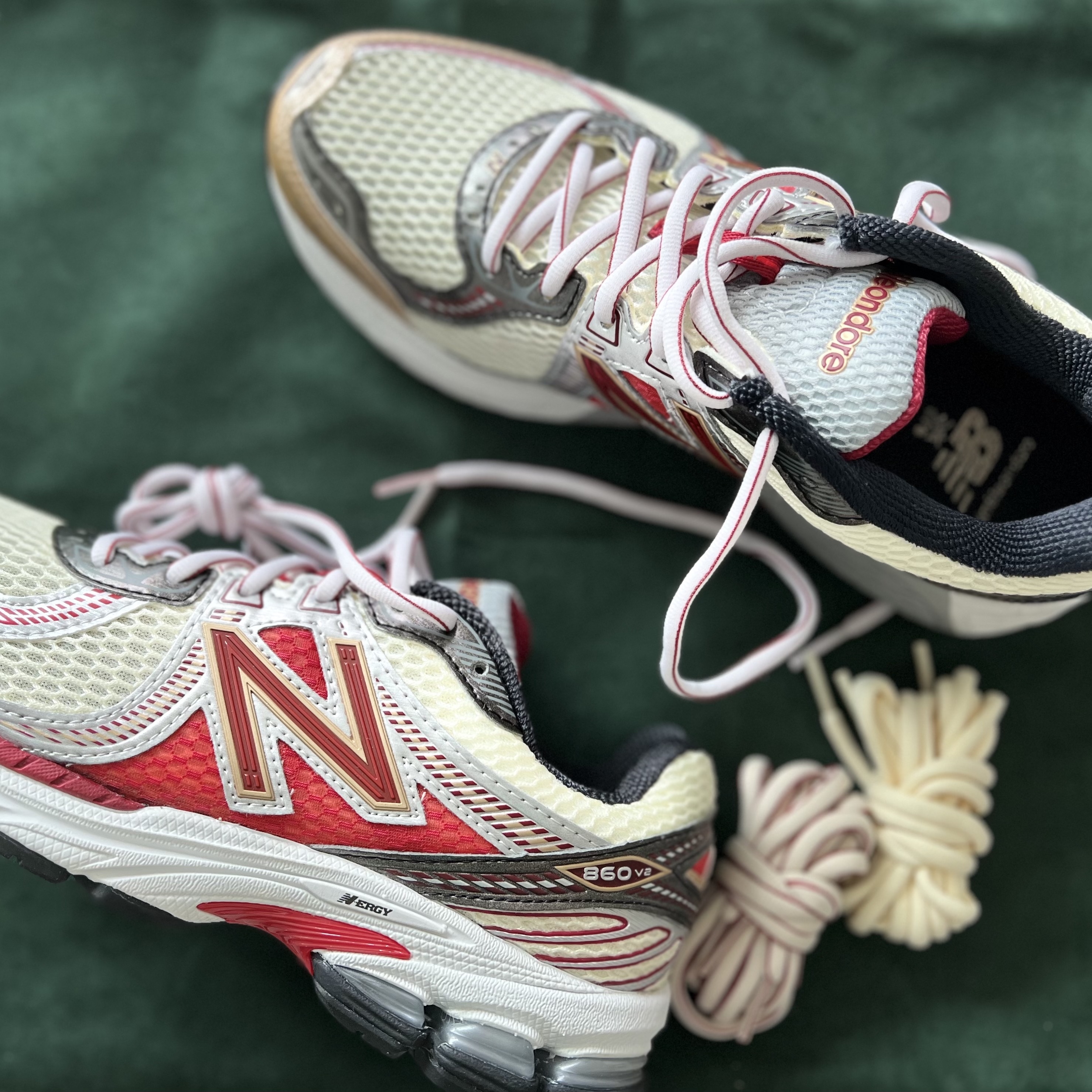 New Balance x Aime Leon Dore 860v2 Red 착용 스타일 - 1