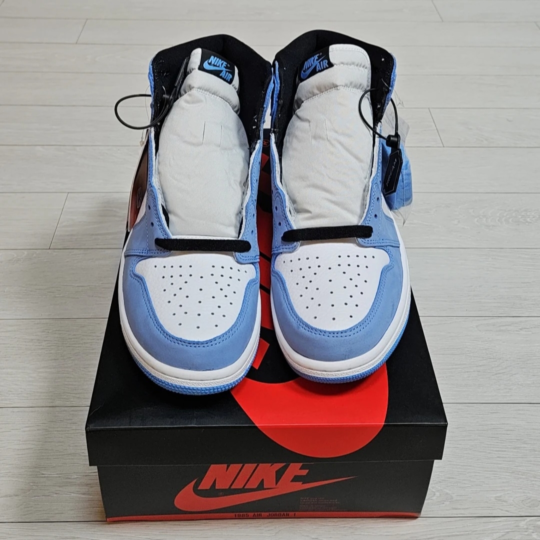 Jordan 1 Retro High OG University Blue 착용 스타일 - 2
