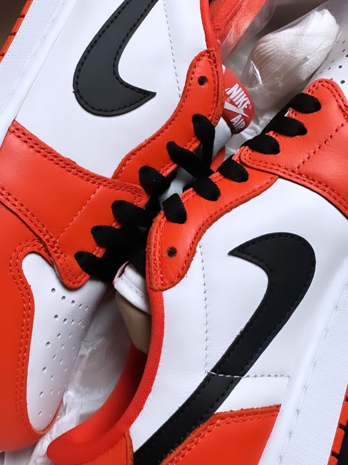 Jordan 1 Low OG Starfish 착용 스타일