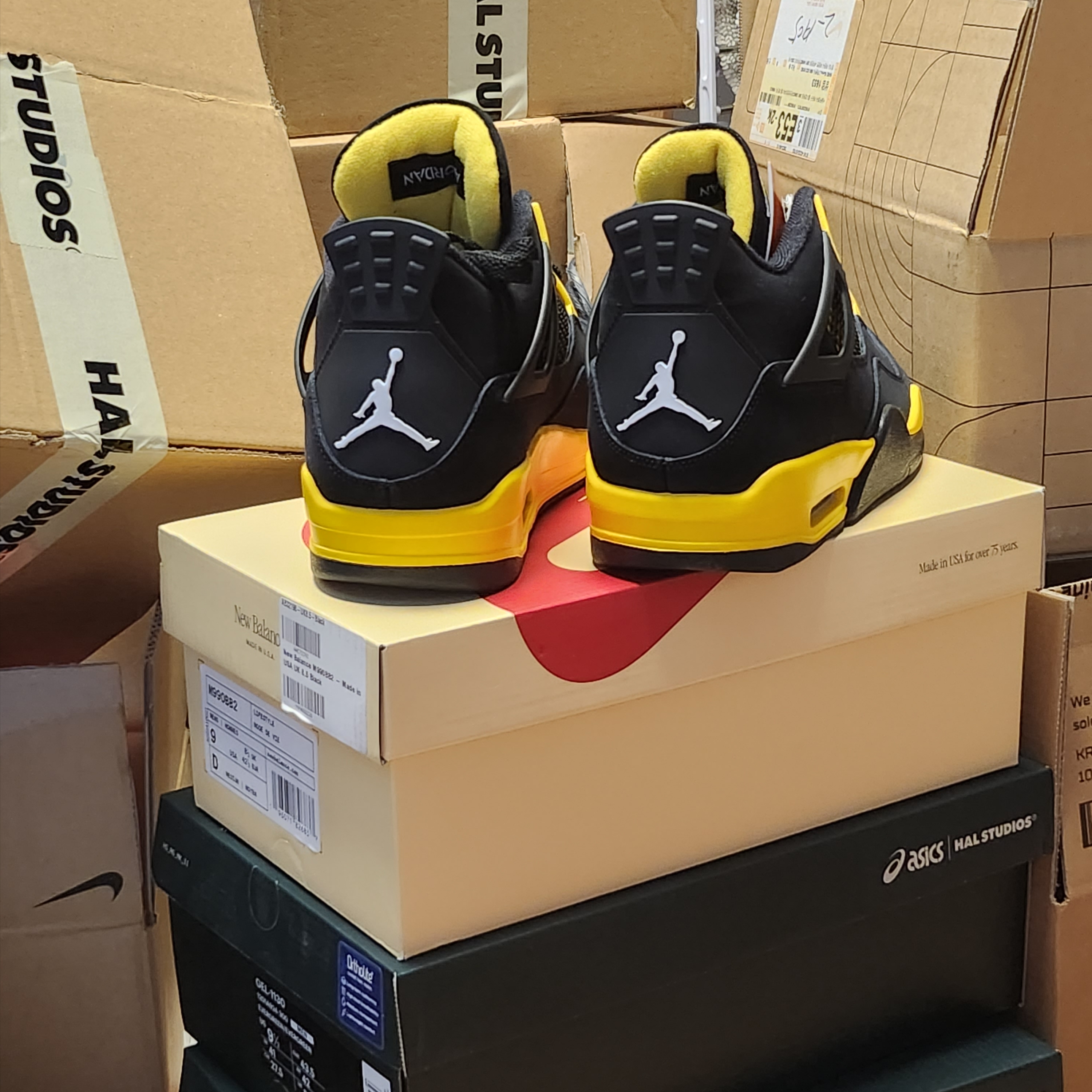 Jordan 4 Retro Thunder 2023 착용 스타일