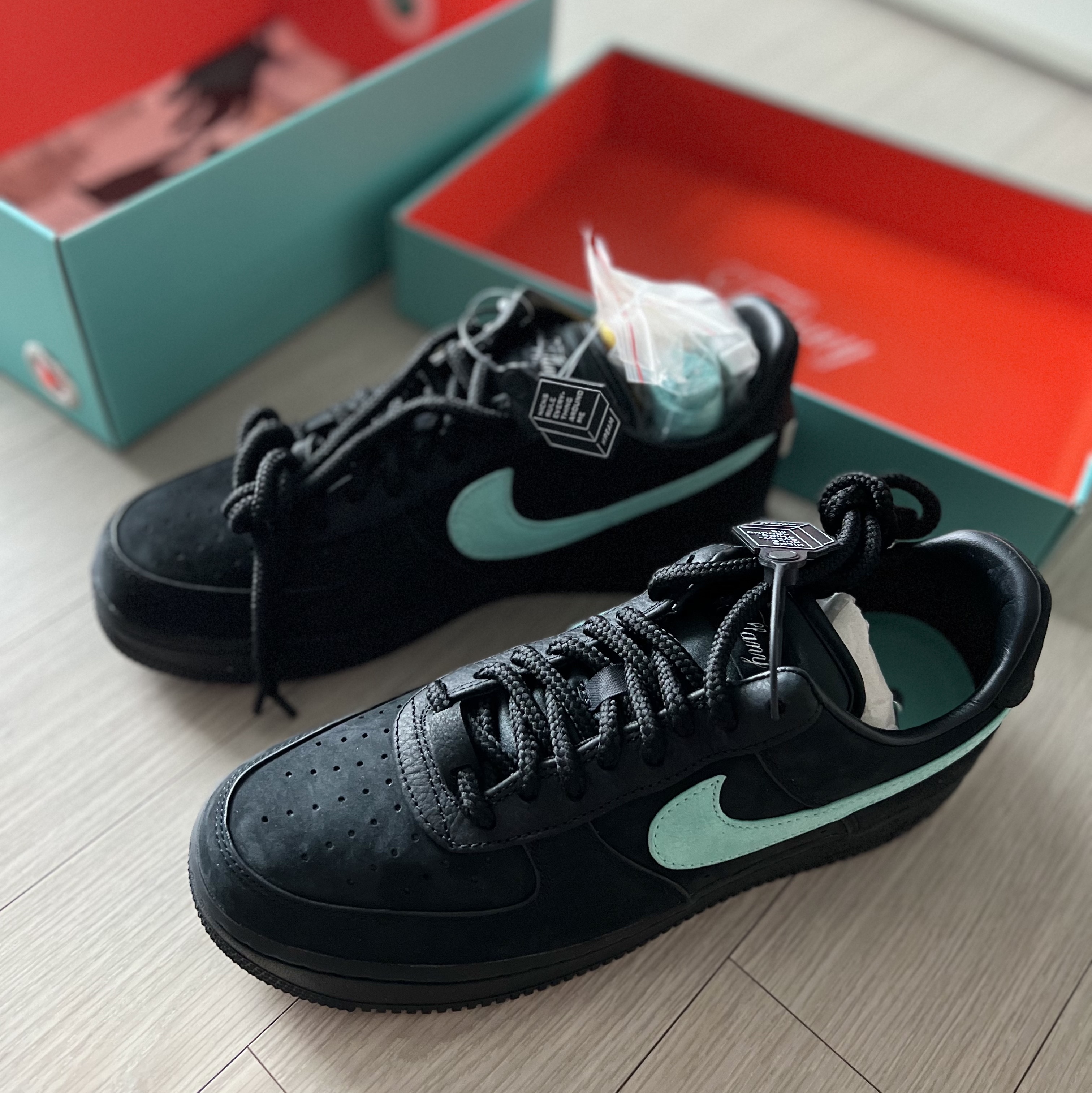 Nike x Tiffany & Co. Air Force 1 Low SP 1837 착용 스타일