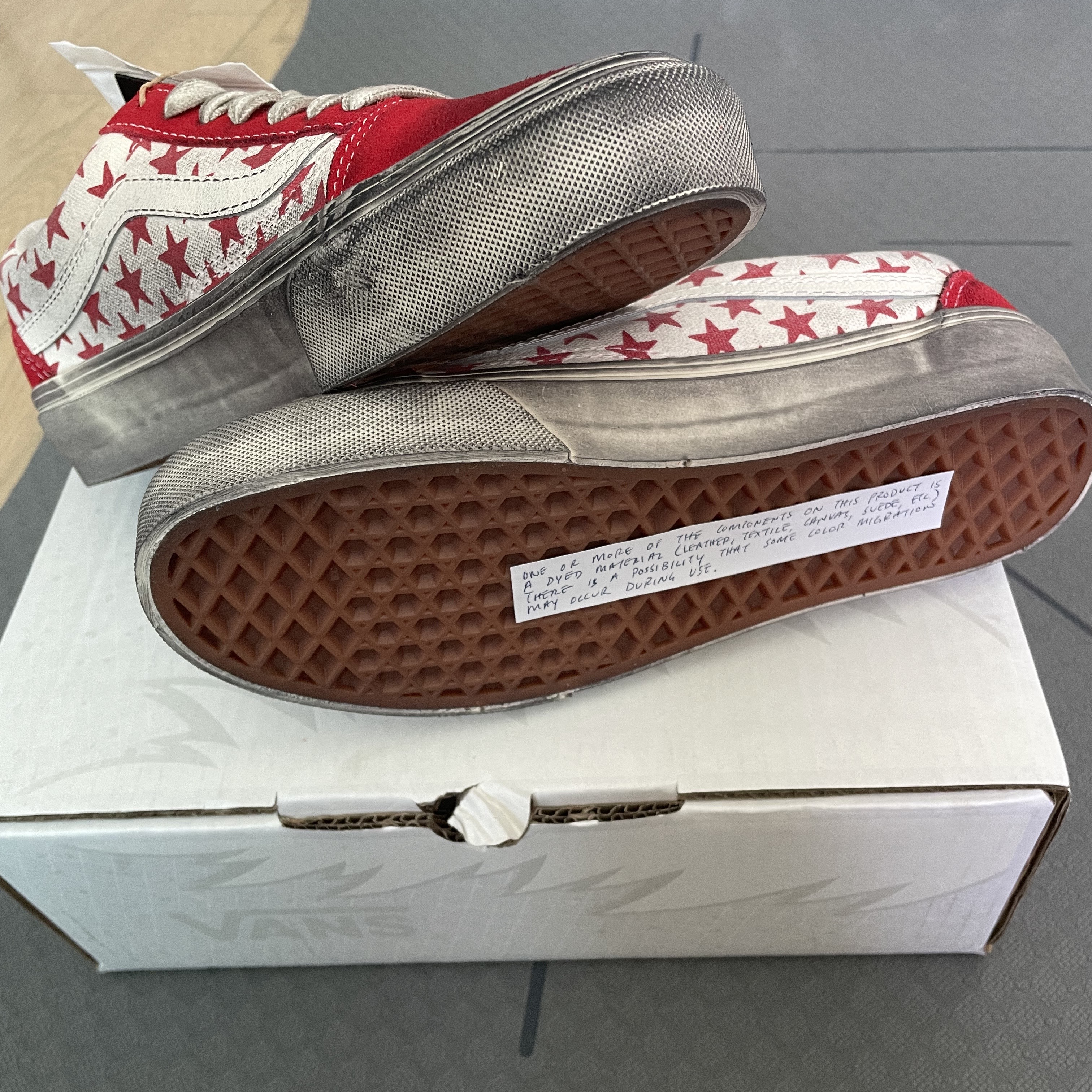Vans Vault x Bianca Chandon Old Skool LX Stressed Red White 착용 스타일 - 2