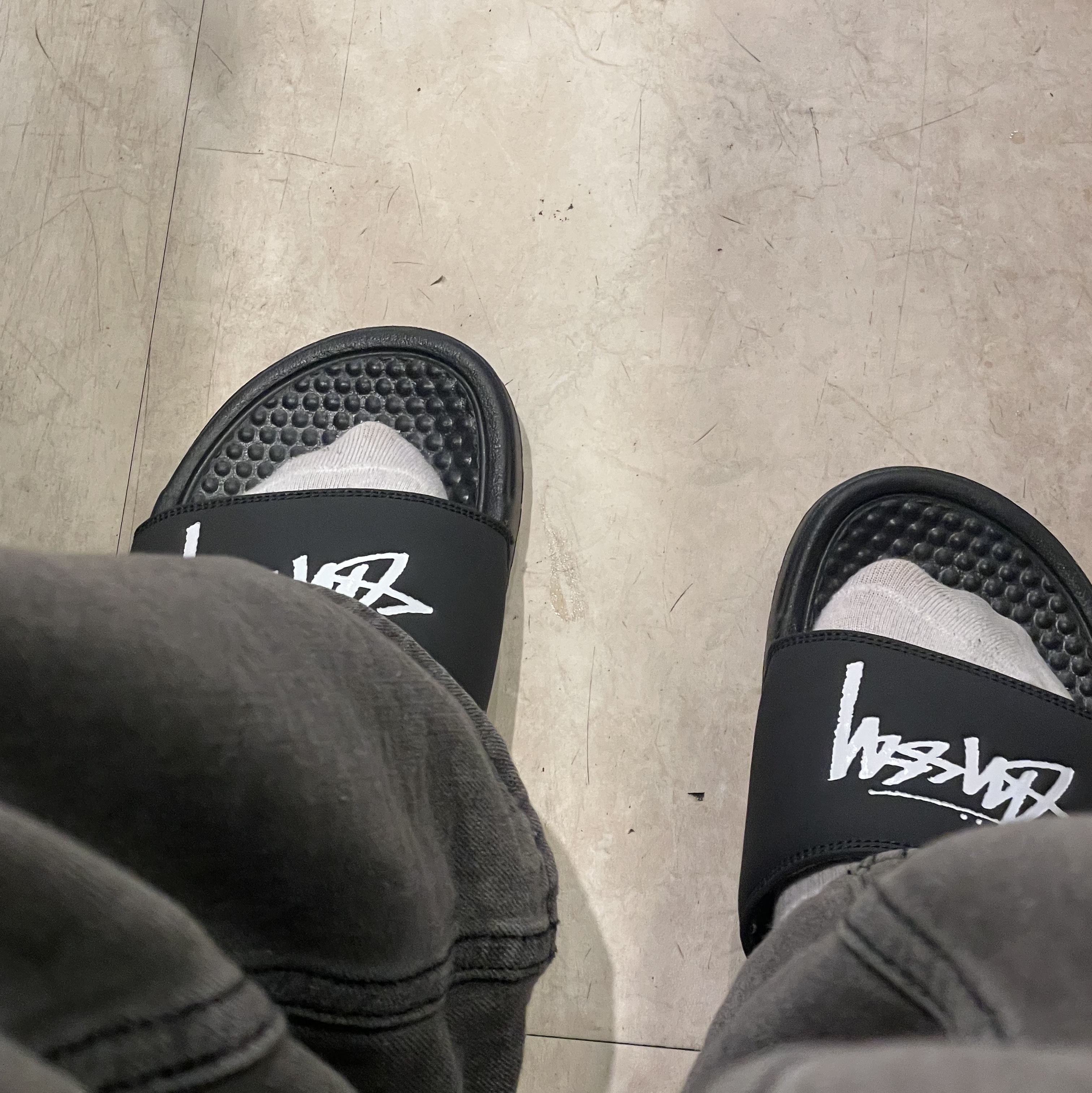 Nike x Stussy Benassi Slide Off Noir 착용 스타일