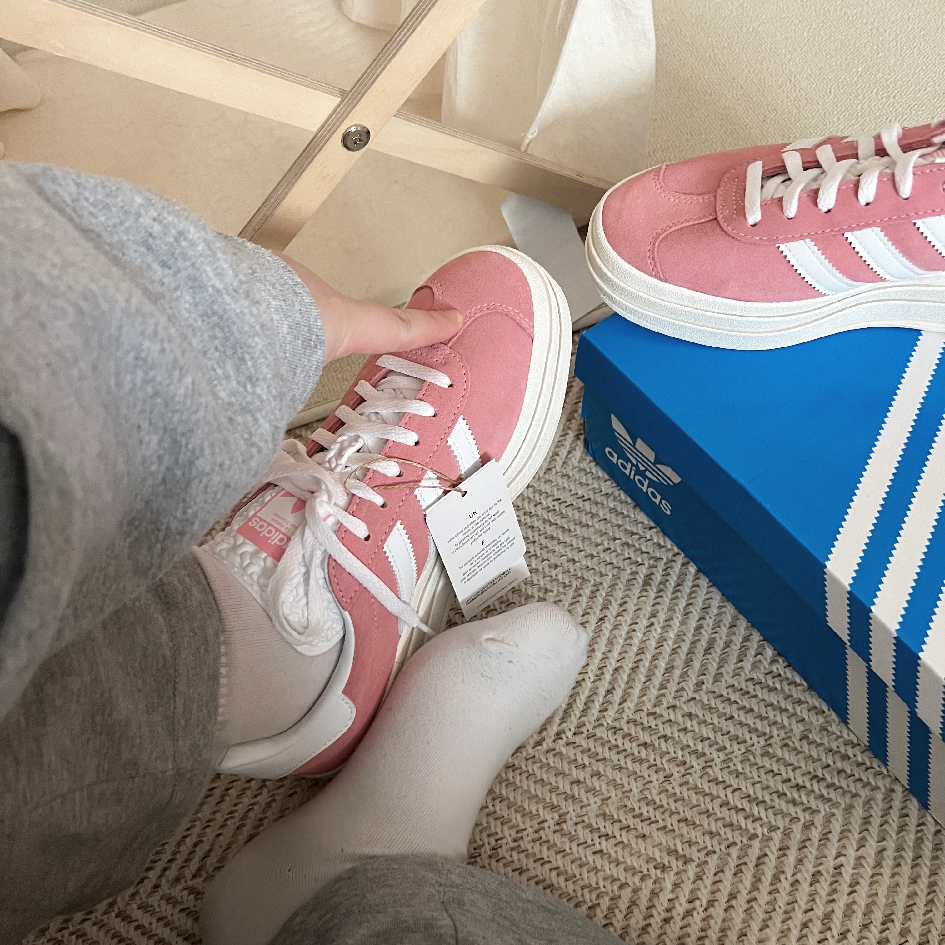 (W) Adidas Gazelle Bold Super Pop 착용 스타일 - 2