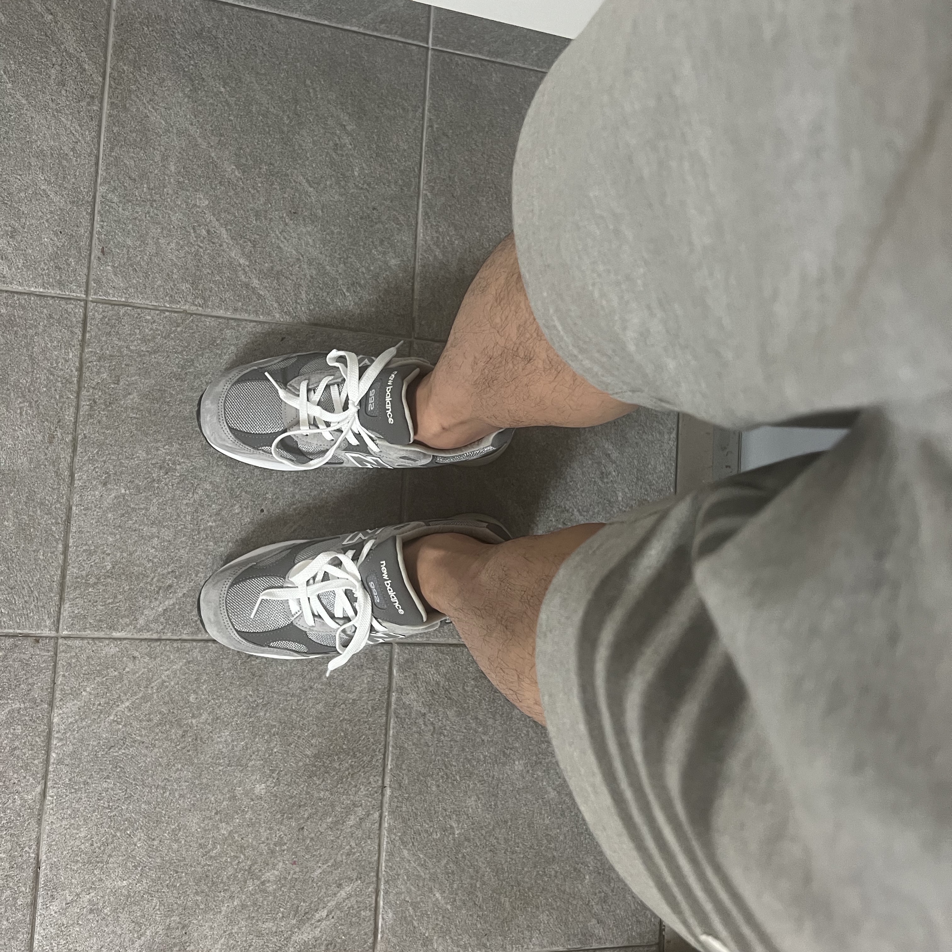 New Balance 992 Made in USA Grey - D Standard 착용 스타일