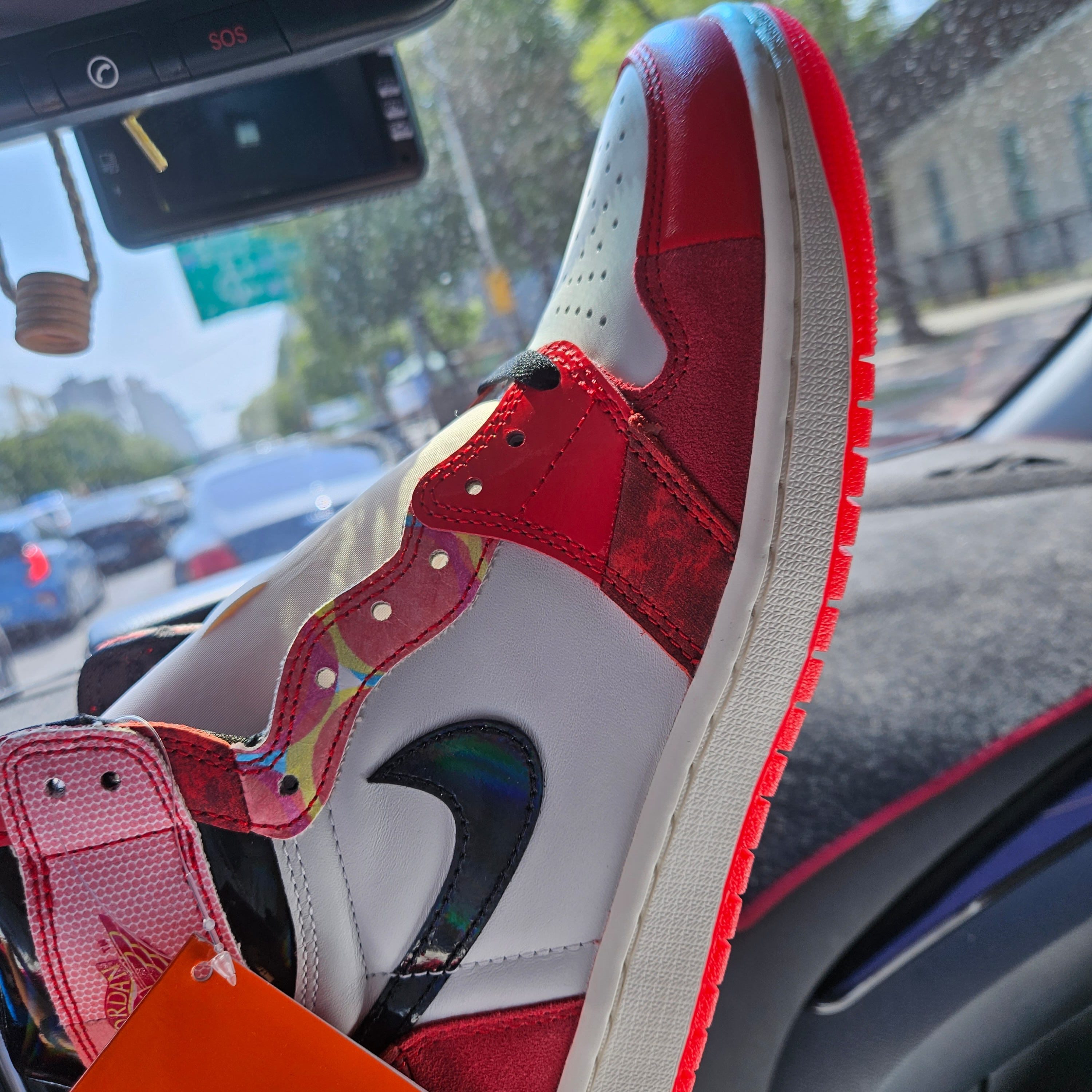 Jordan 1 Retro High Spider-Man Next Chapter 착용 스타일 - 2